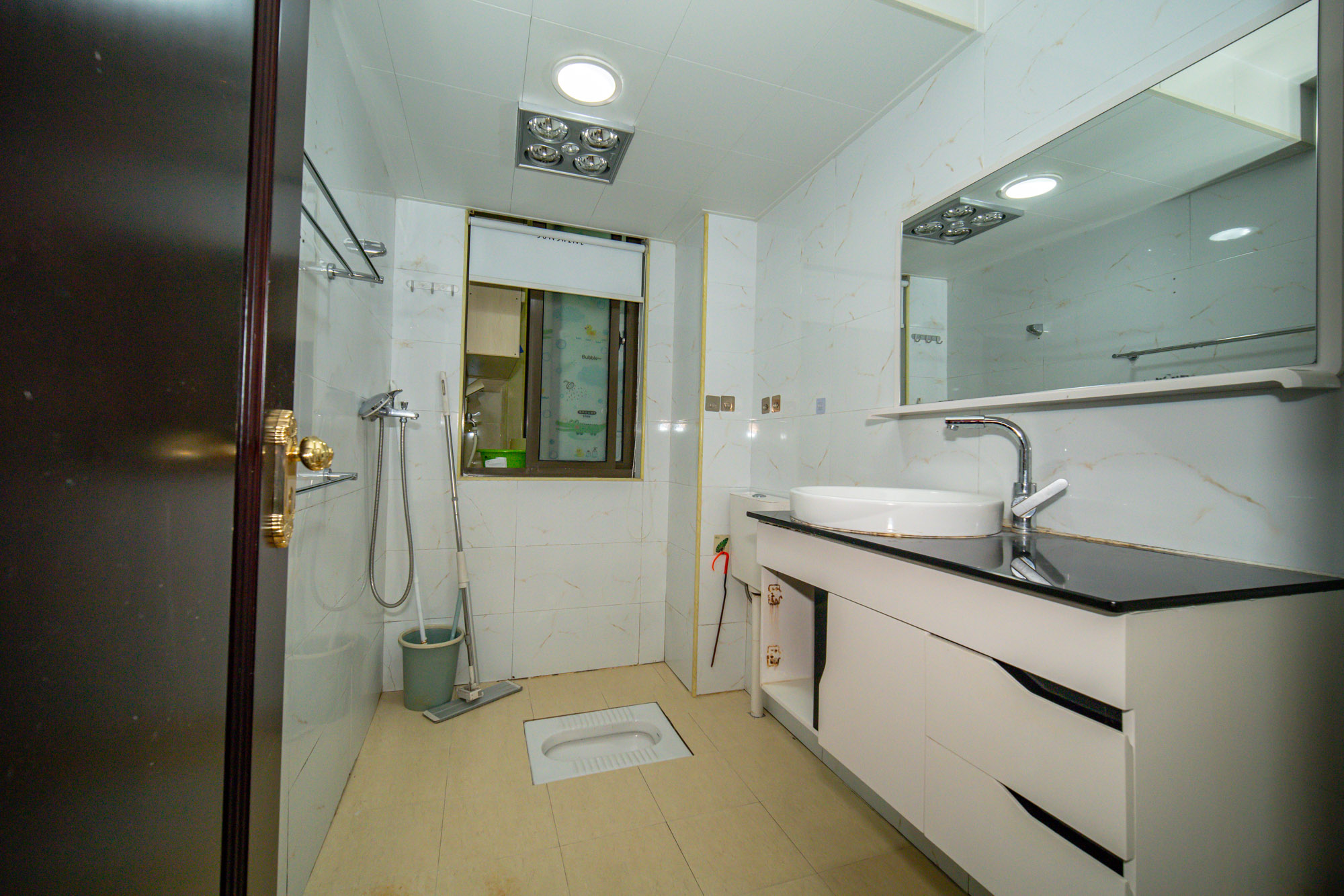 家和院  4室2厅2卫    98.0万 家和院  4室2厅2卫    98.0万卫生间