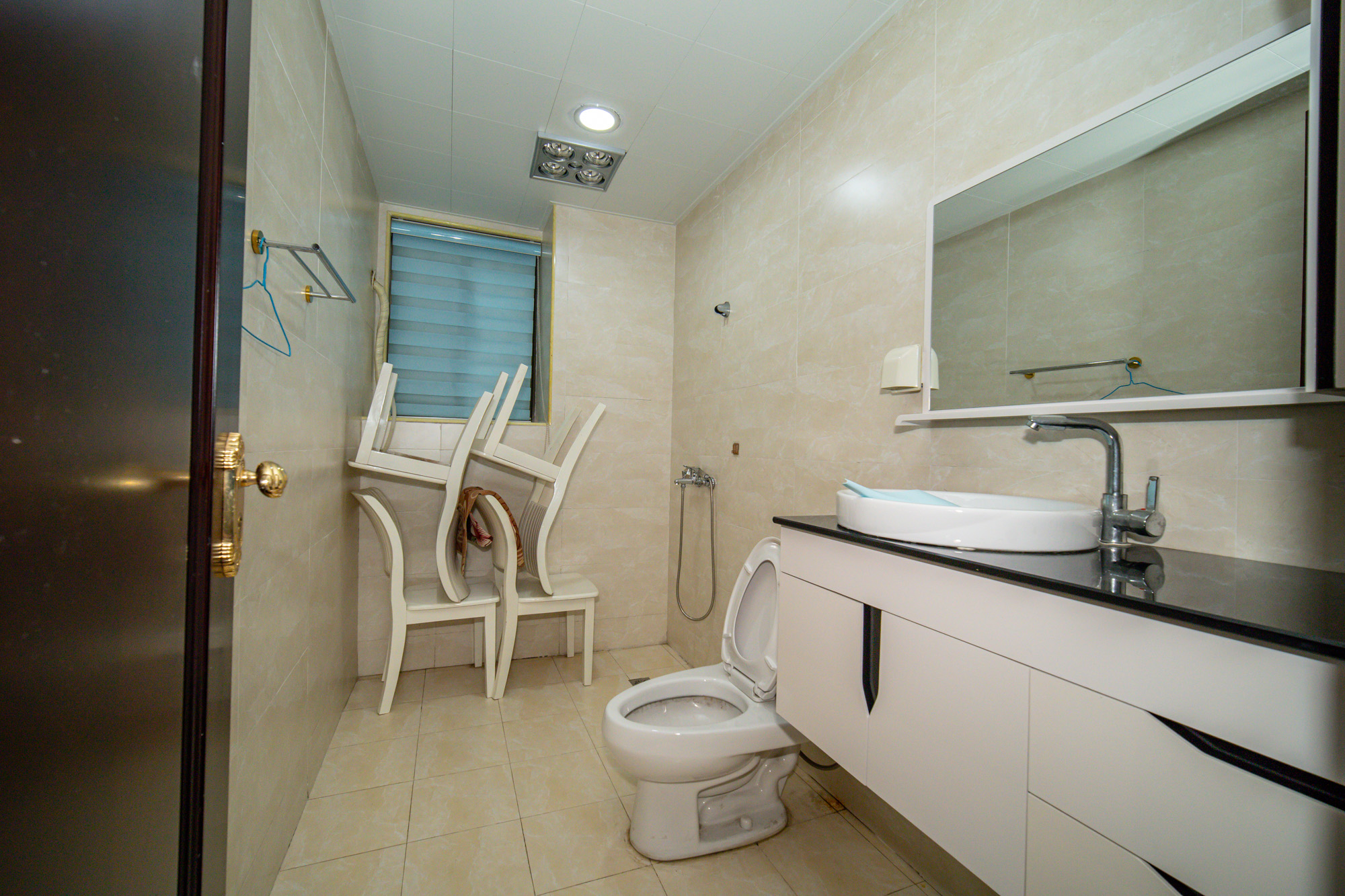 家和院  4室2厅2卫    98.0万 家和院  4室2厅2卫    98.0万卫生间