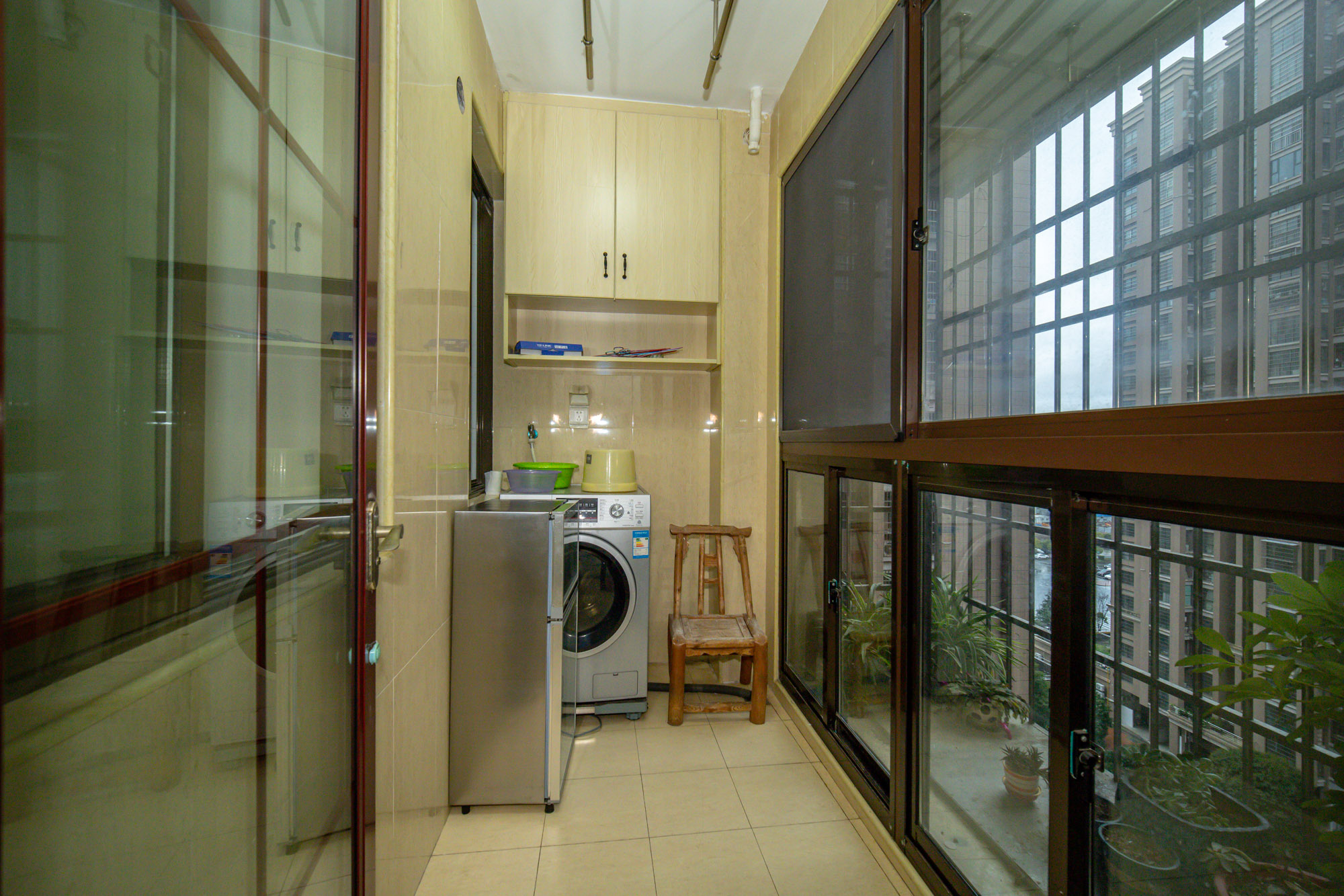 家和院  4室2厅2卫    98.0万 家和院  4室2厅2卫    98.0万阳台