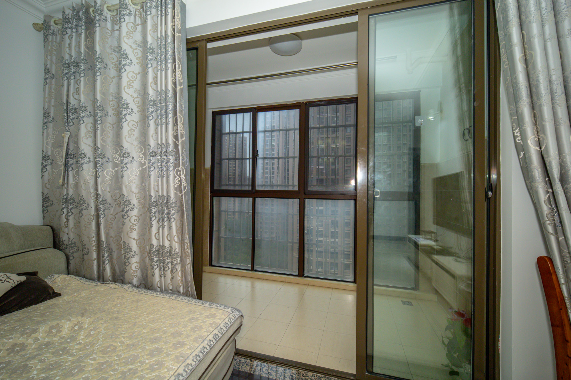 家和院  4室2厅2卫    98.0万 家和院  4室2厅2卫    98.0万阳台