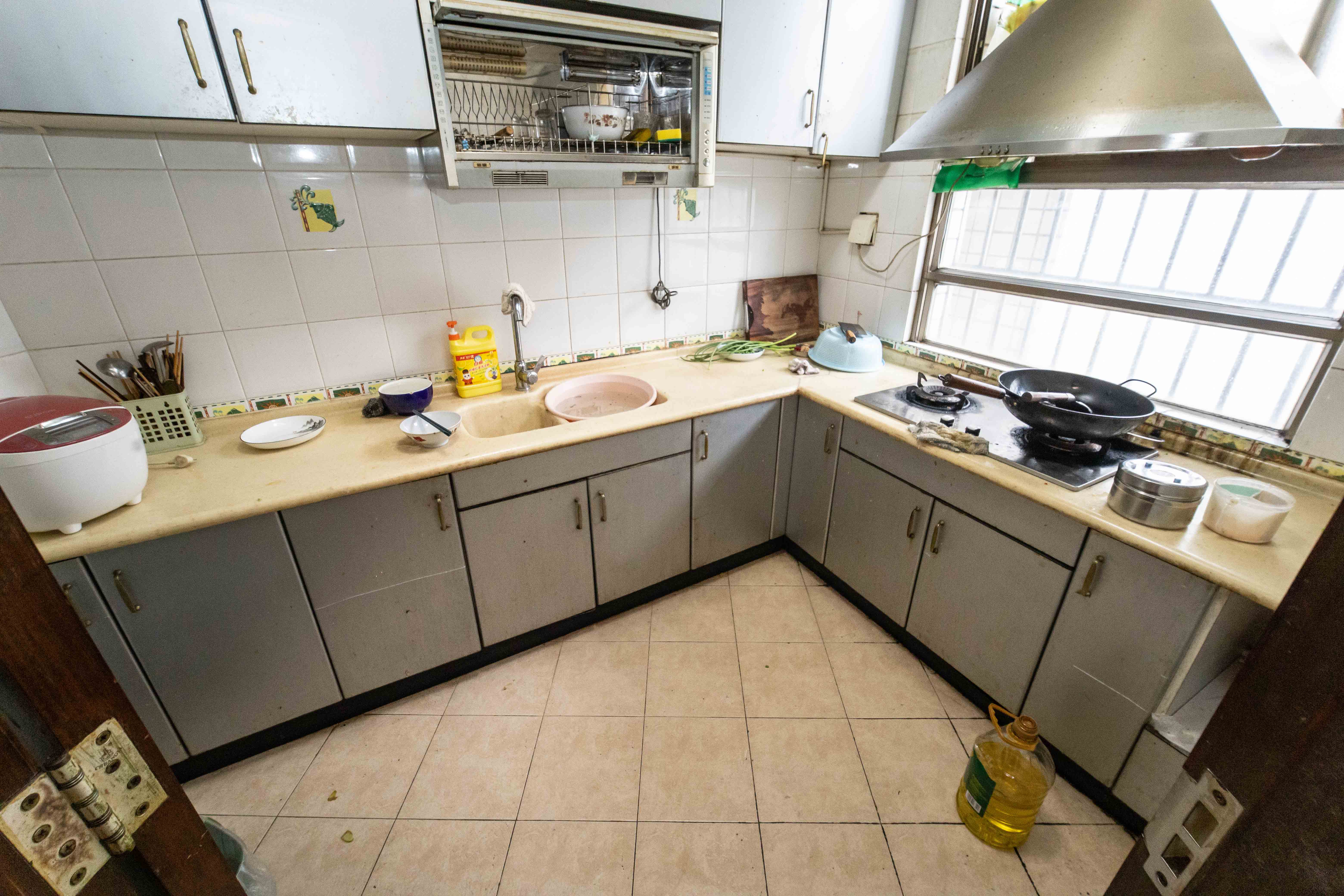 阳光走廊 4室2厅2卫 106.0万 阳光走廊 4室2厅2卫 106.0万厨房