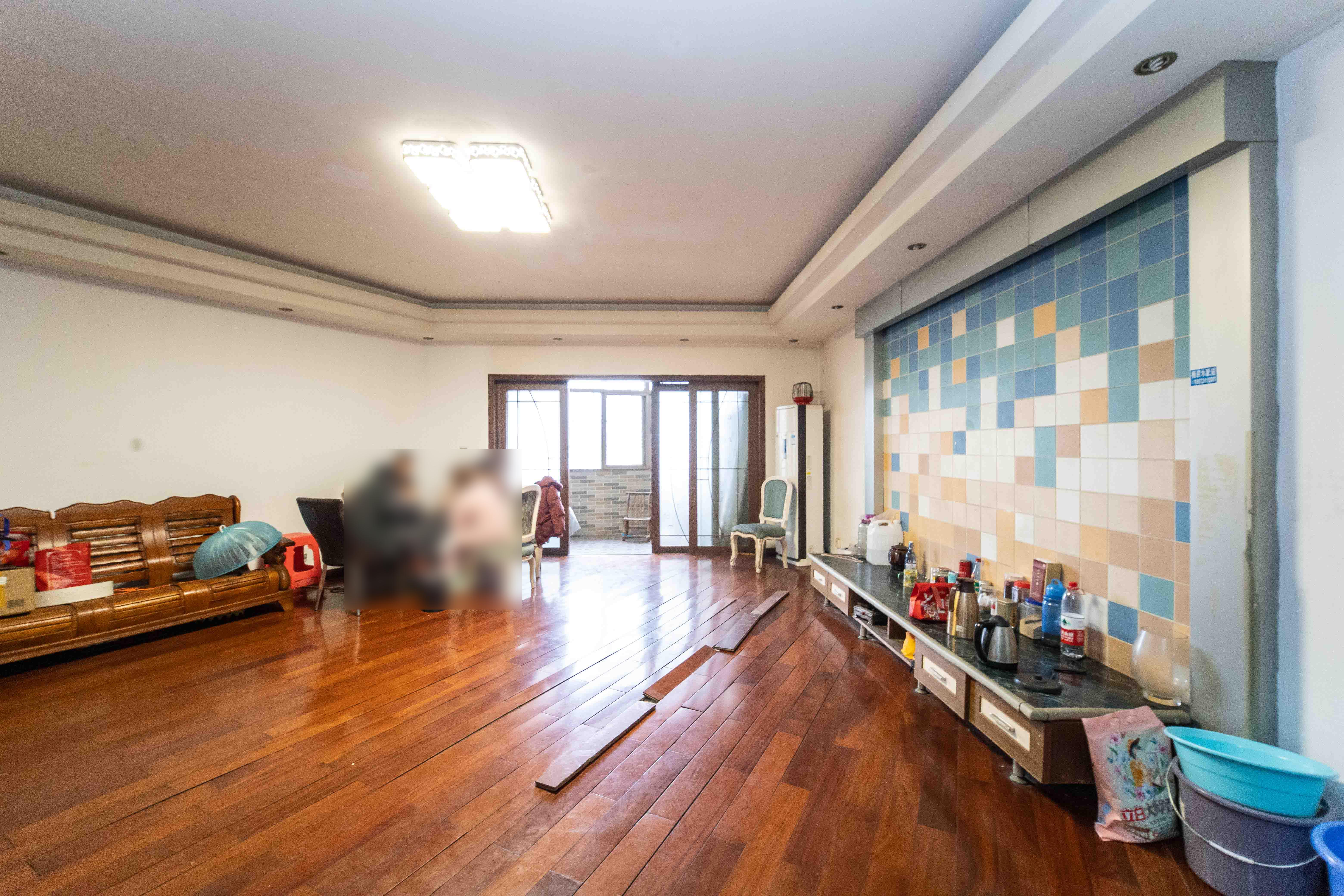 阳光走廊 4室2厅2卫 106.0万 阳光走廊 4室2厅2卫 106.0万客厅