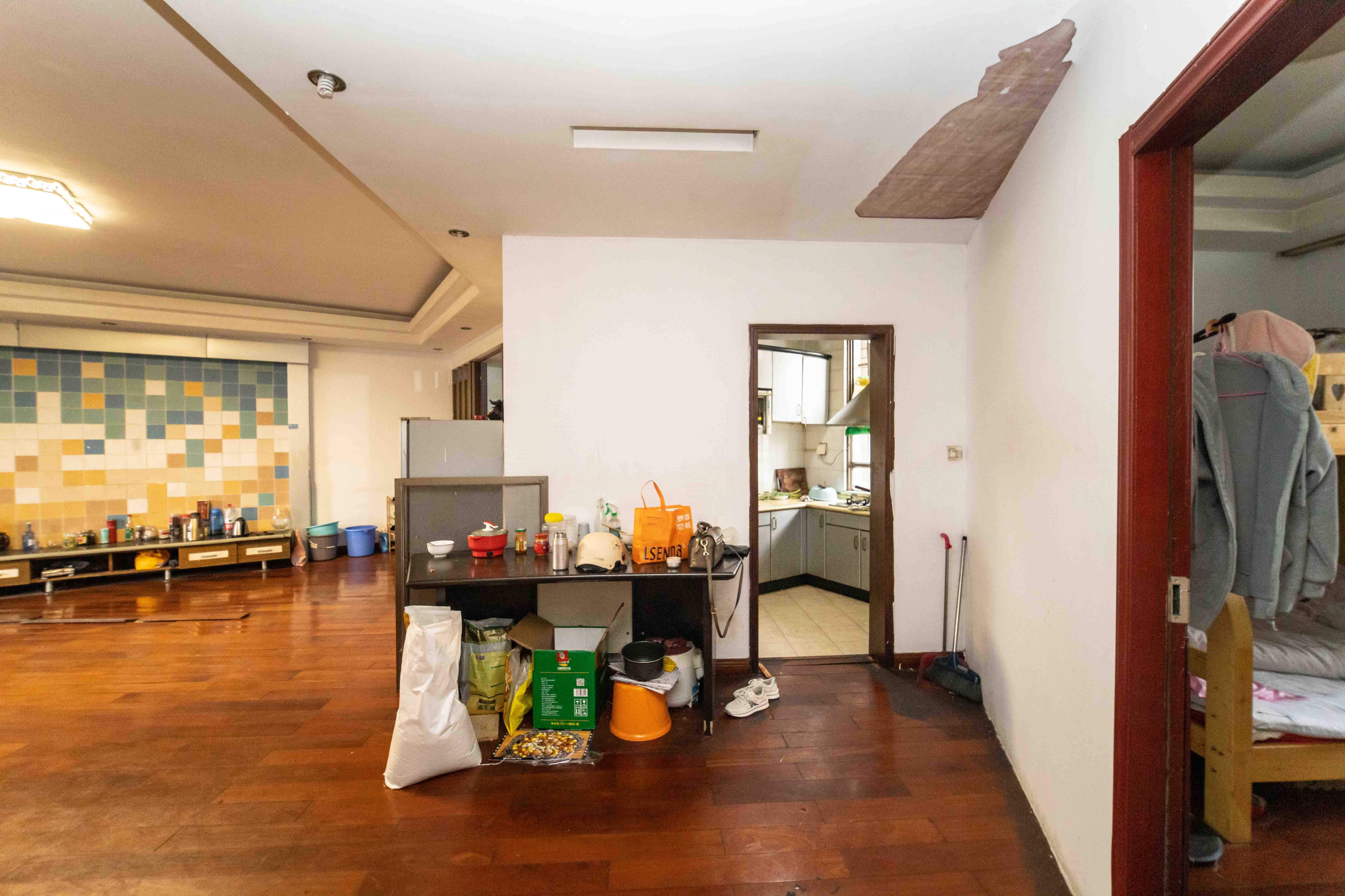 阳光走廊 4室2厅2卫 106.0万 阳光走廊 4室2厅2卫 106.0万客厅