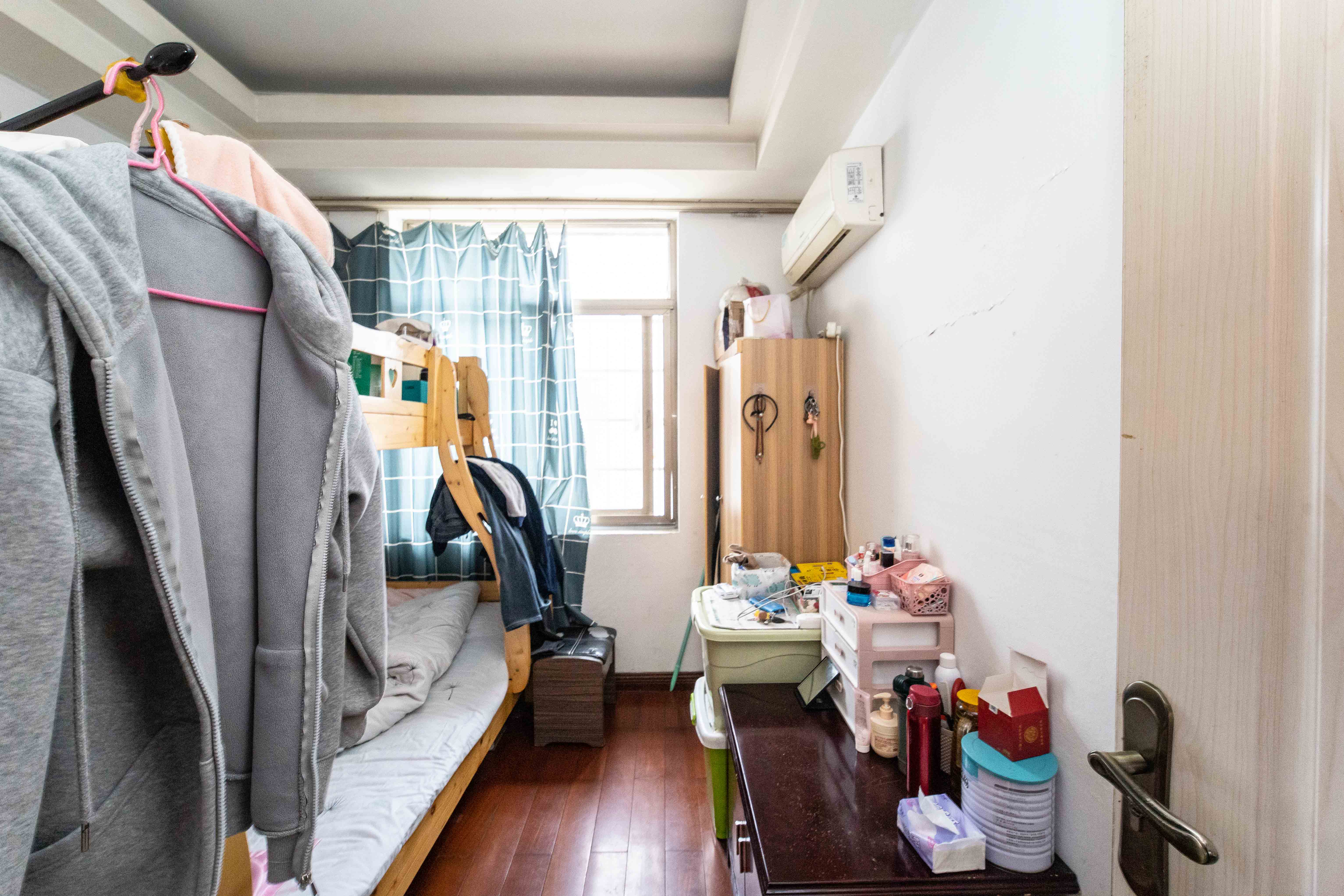 阳光走廊 4室2厅2卫 106.0万 阳光走廊 4室2厅2卫 106.0万卧室