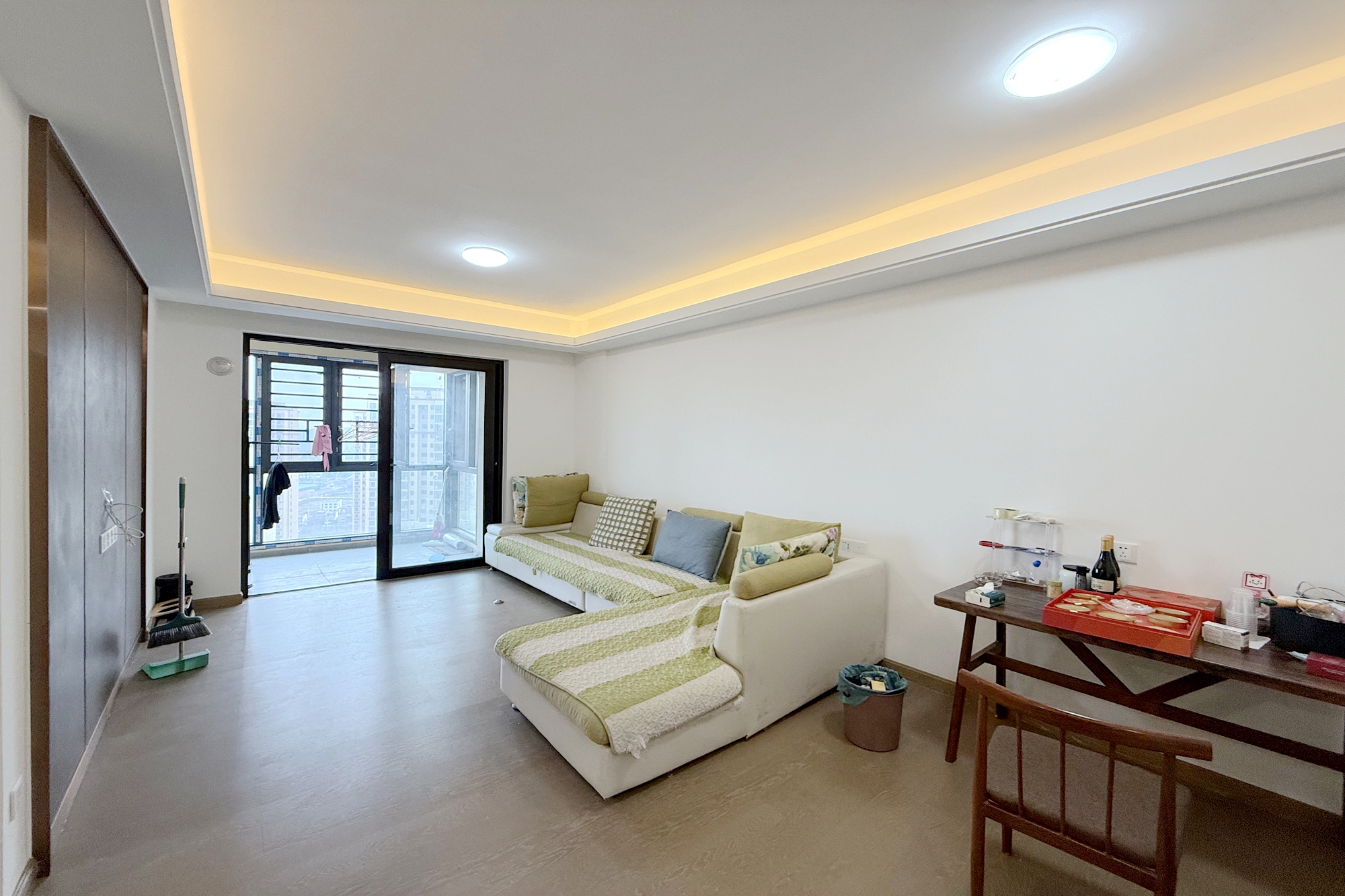 美的翰城  3室2厅2卫    76.0万 美的翰城  3室2厅2卫    76.0万客厅