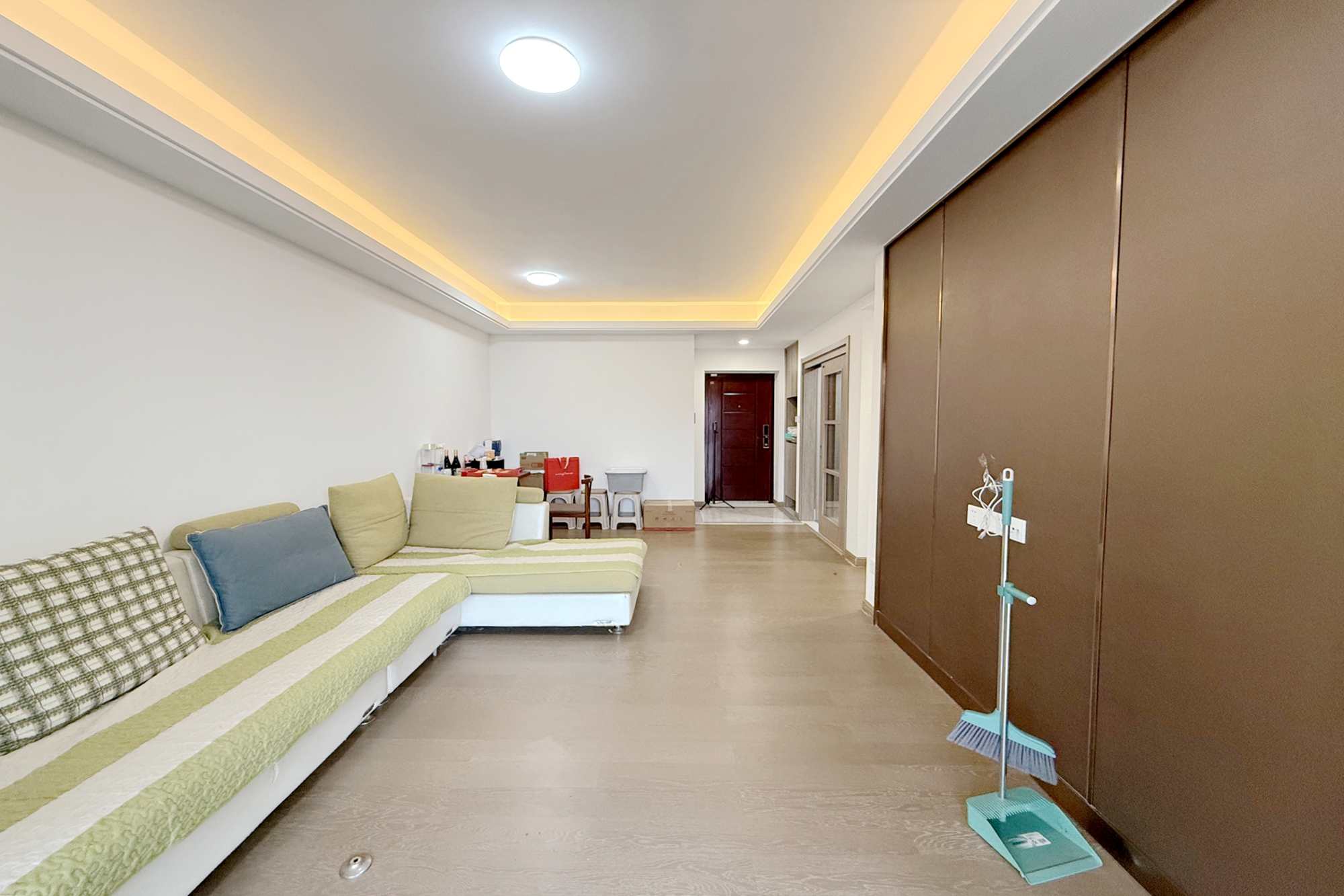 美的翰城  3室2厅2卫    76.0万 美的翰城  3室2厅2卫    76.0万客厅