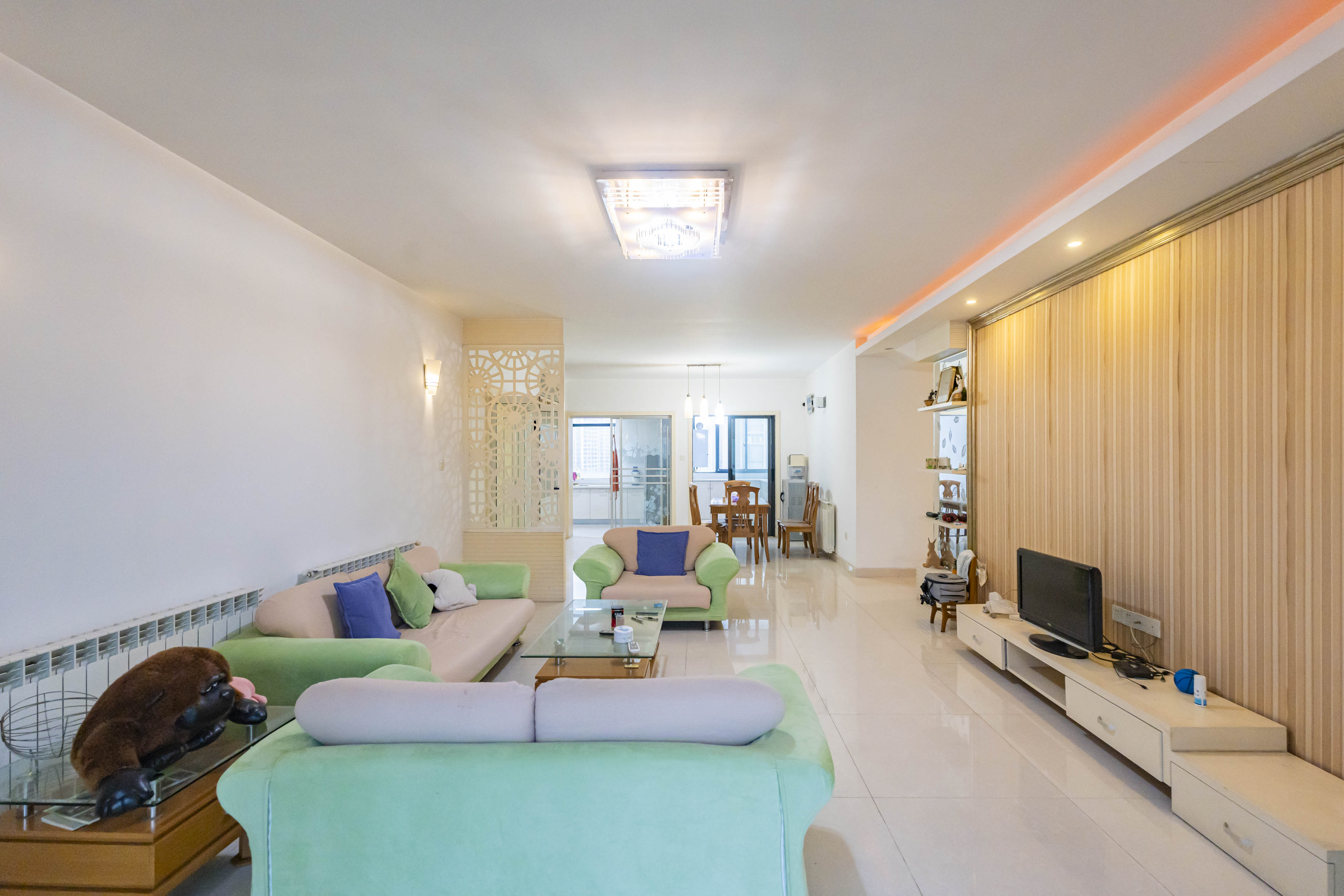 归心苑  4室2厅2卫    182.0万 归心苑  4室2厅2卫    182.0万客厅