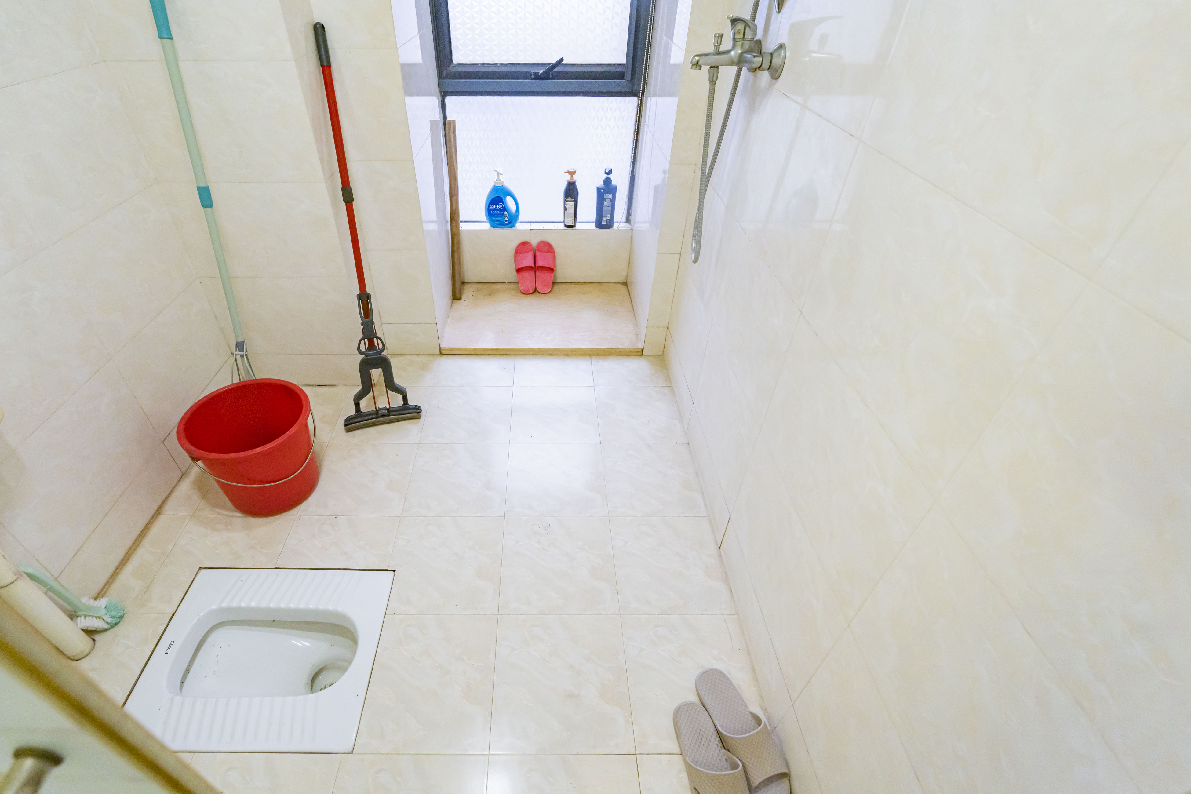 归心苑  4室2厅2卫    182.0万 归心苑  4室2厅2卫    182.0万卫生间