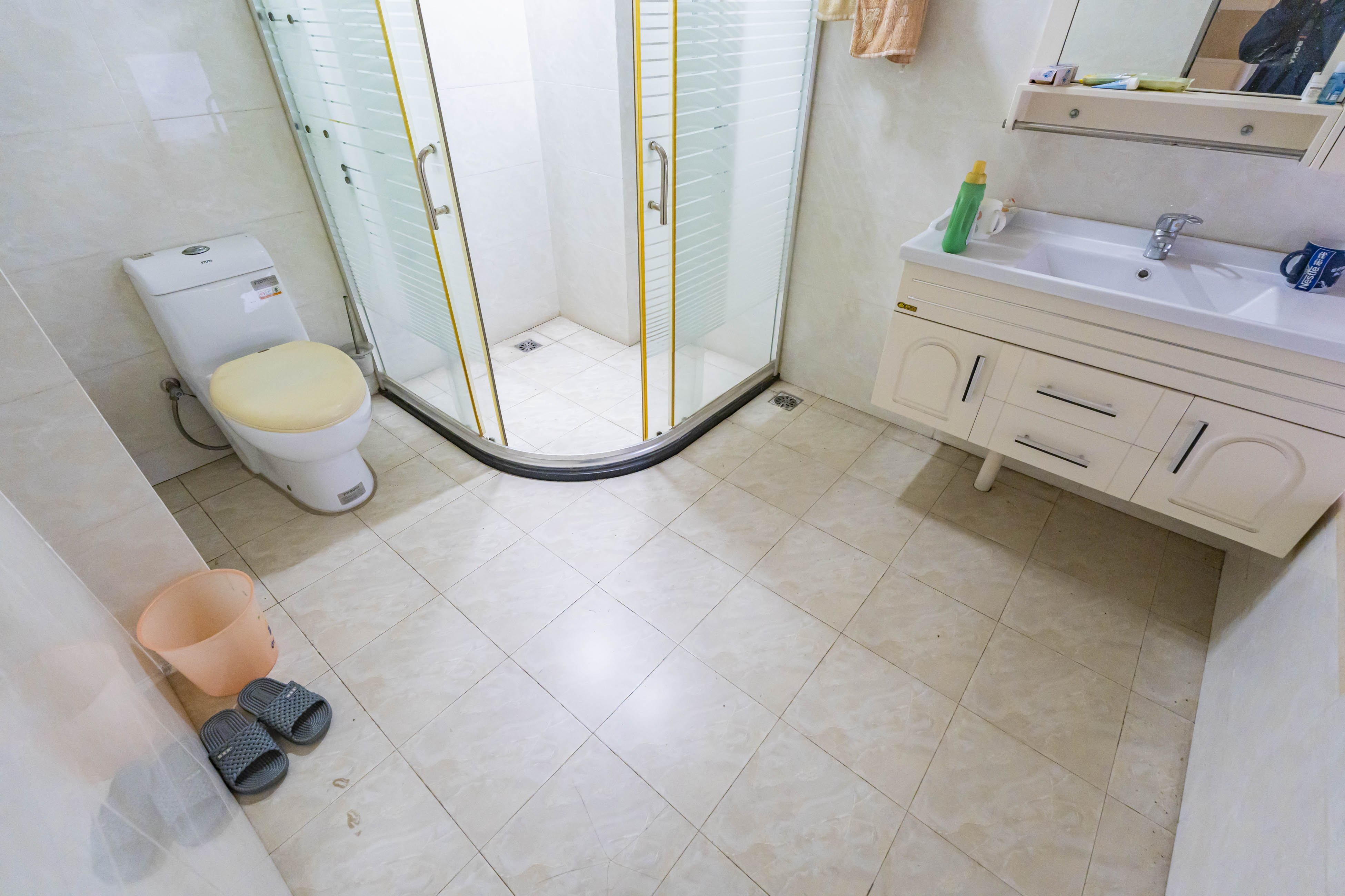 归心苑  4室2厅2卫    182.0万 归心苑  4室2厅2卫    182.0万卫生间