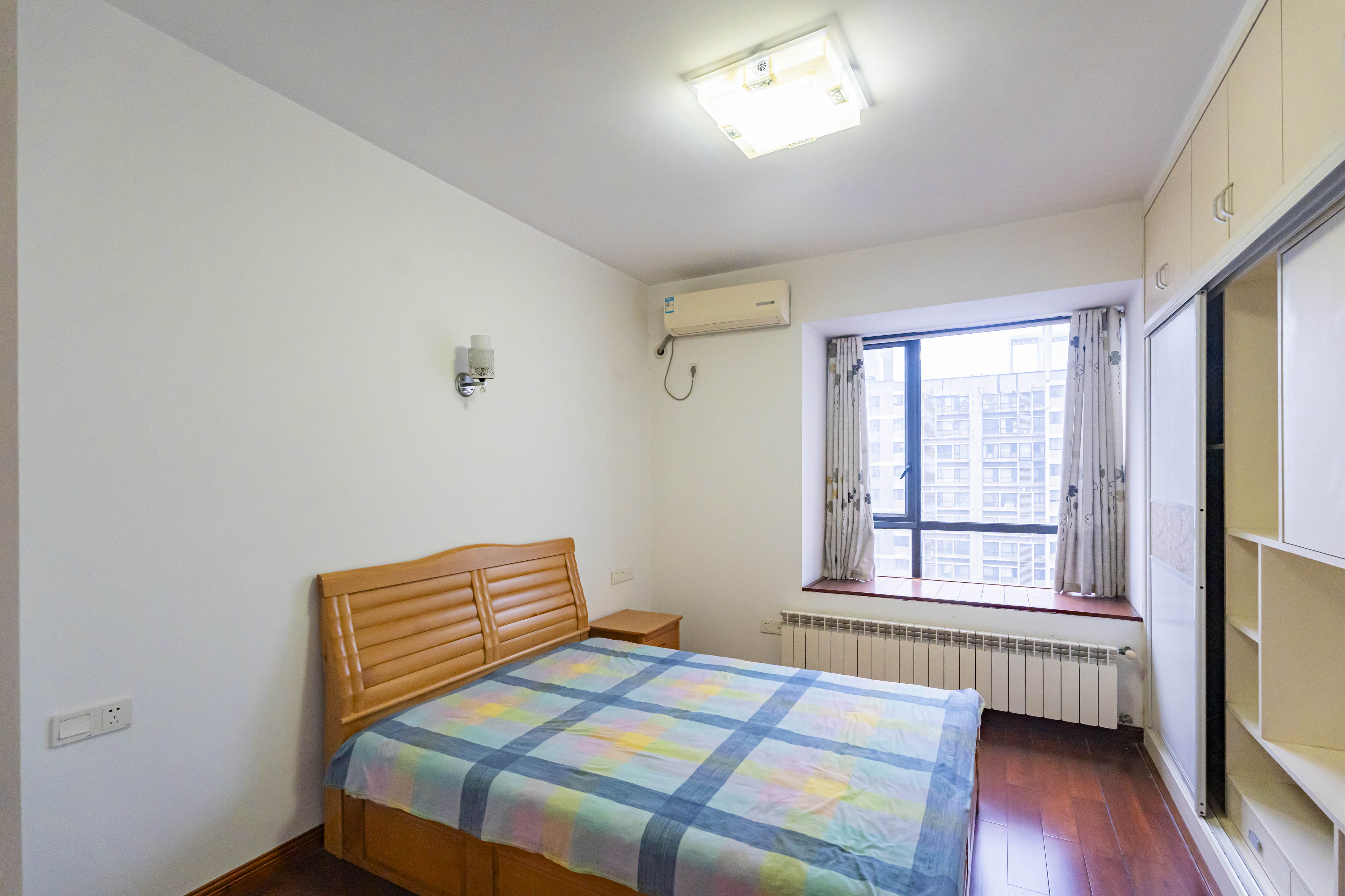 归心苑  4室2厅2卫    182.0万 归心苑  4室2厅2卫    182.0万卧室