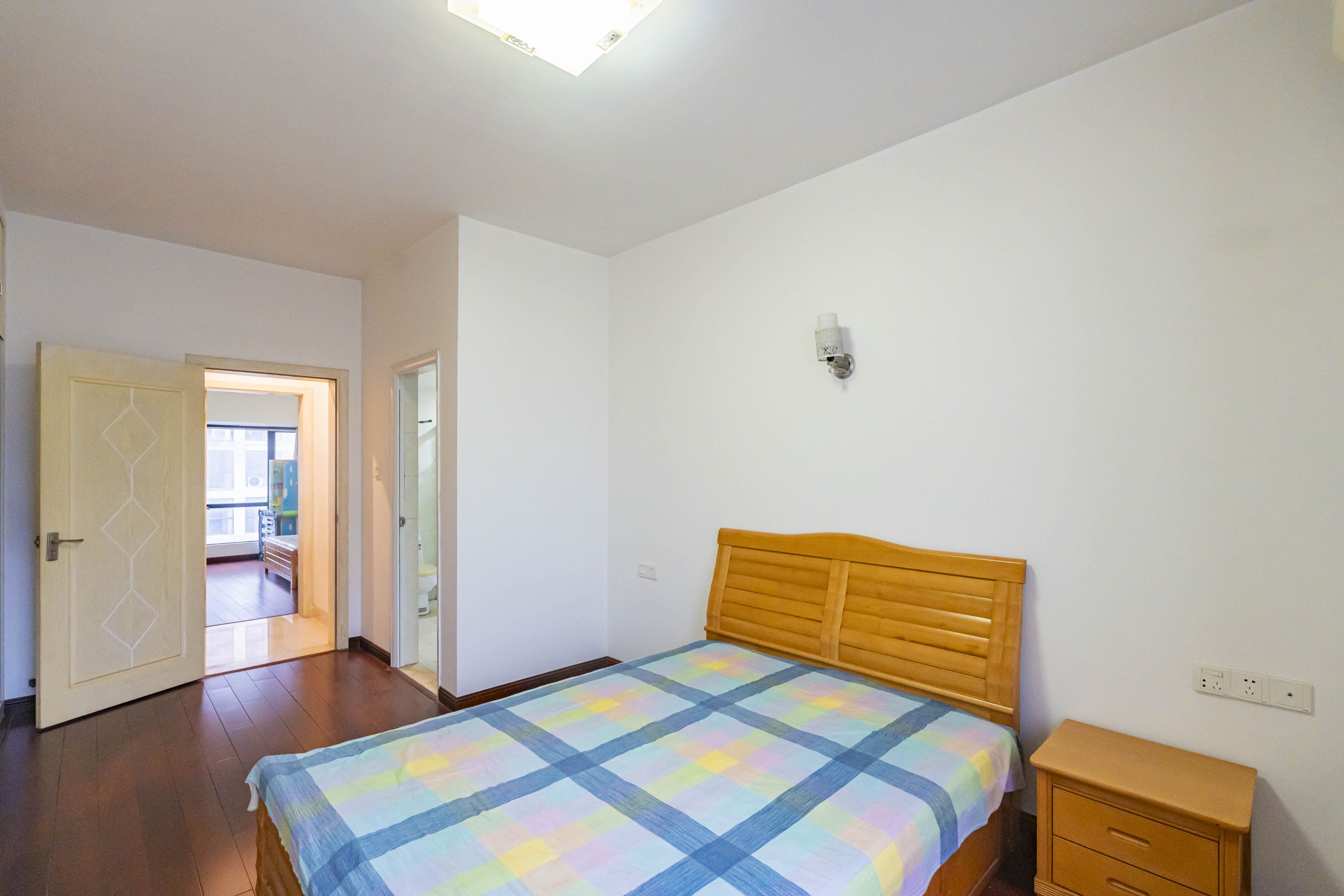 归心苑  4室2厅2卫    182.0万 归心苑  4室2厅2卫    182.0万卧室