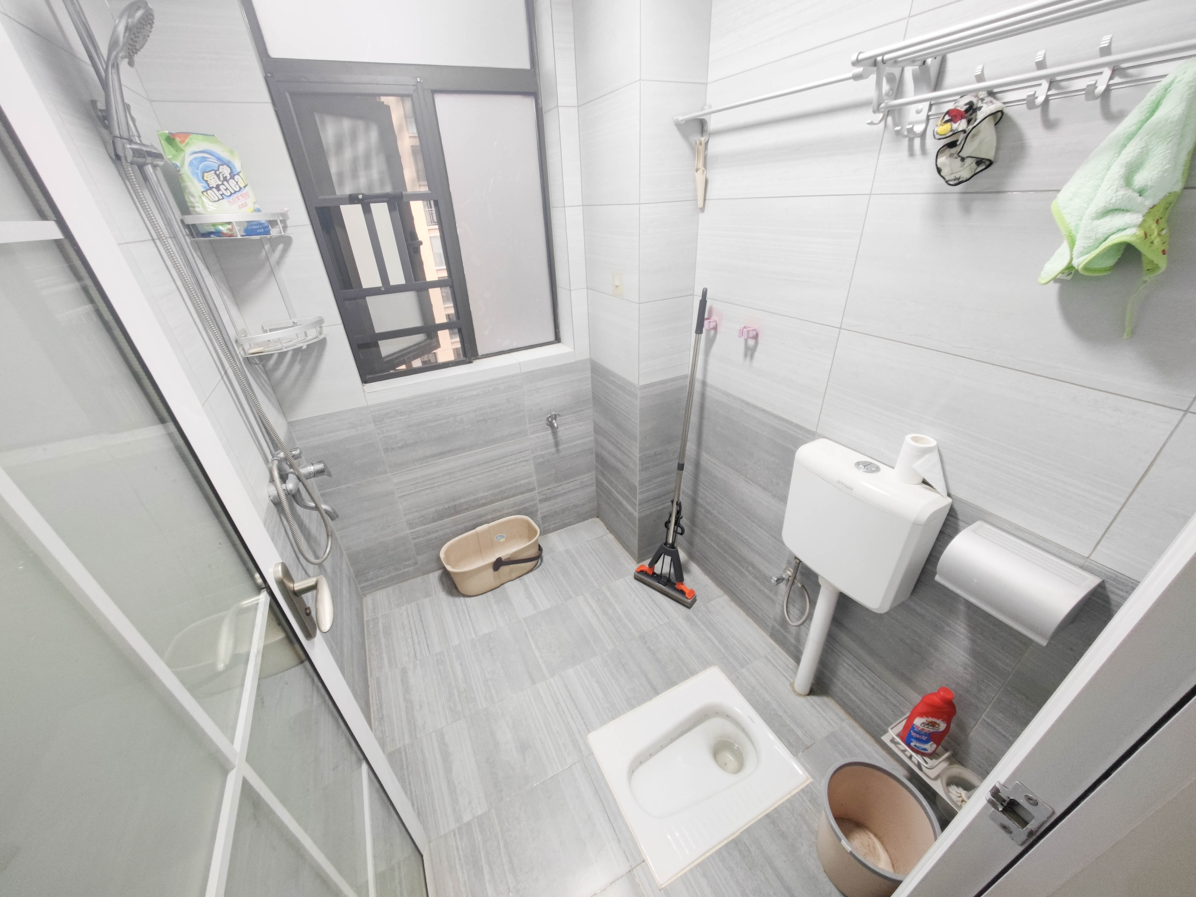 德润小区(丰升德润小区) 4室2厅2卫 168.0万 德润小区(丰升德润小区) 4室2厅2卫 168.0万卫生间