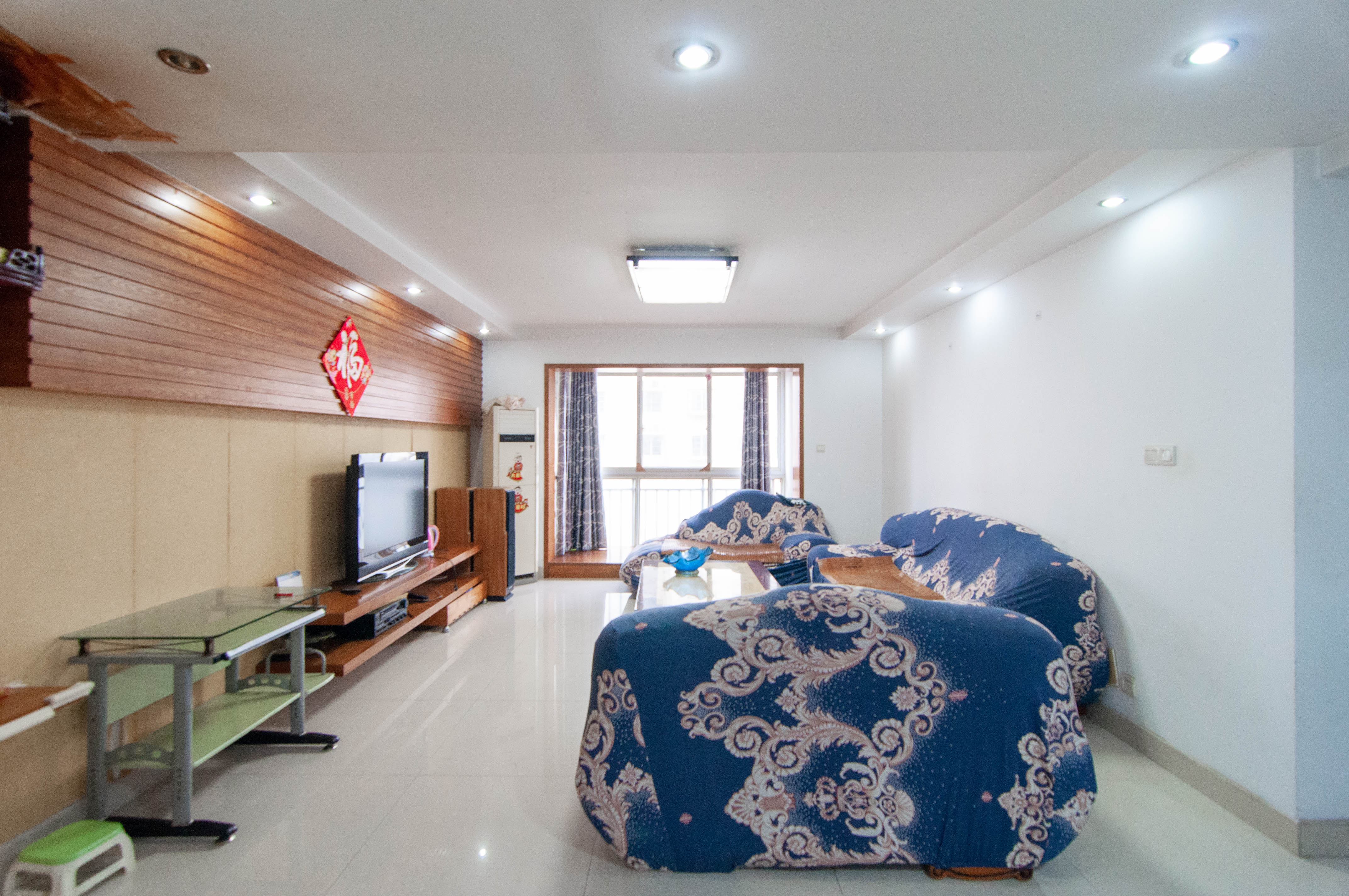 玛依拉山庄  3室2厅2卫   146.00万客厅