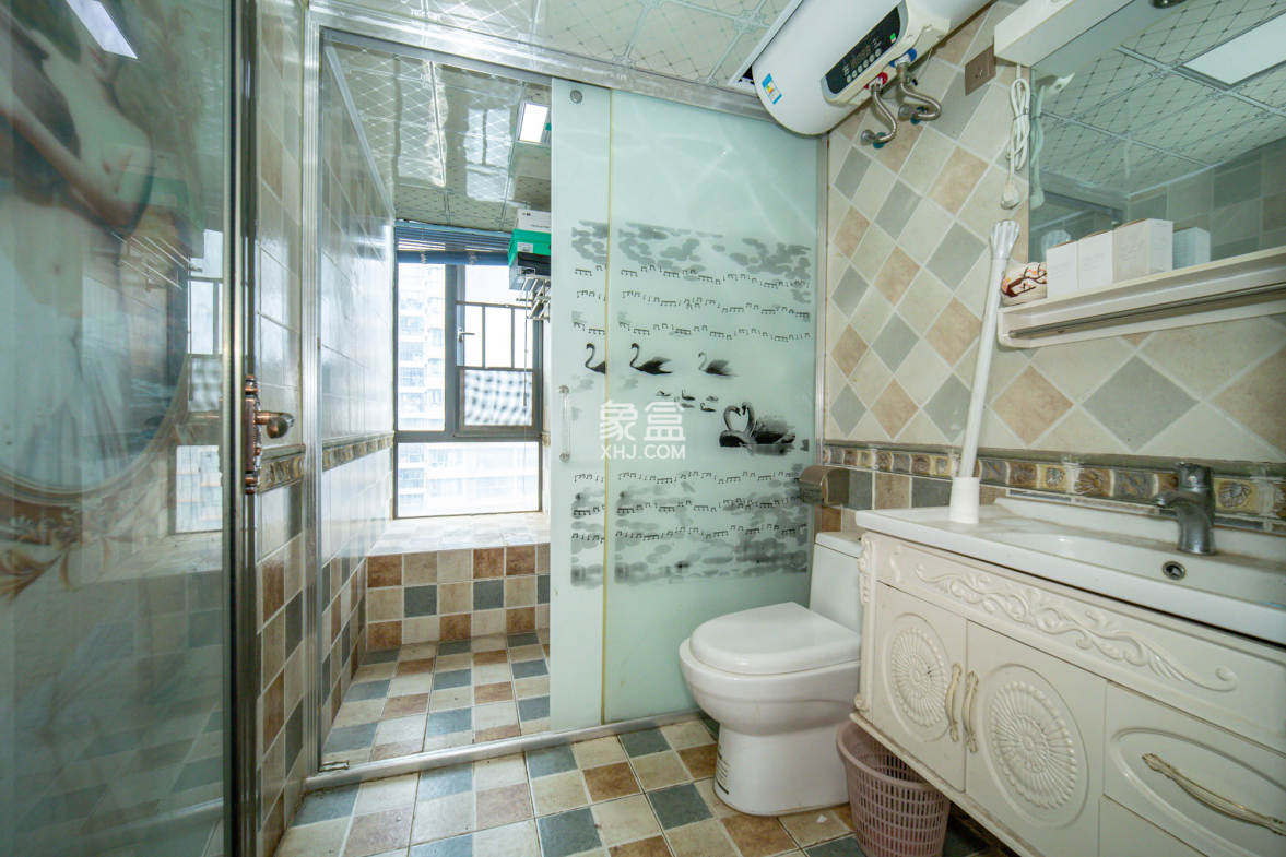 恒基凯旋门一二期  4室2厅2卫    100.0万 恒基凯旋门一二期  4室2厅2卫    100.0万卫生间