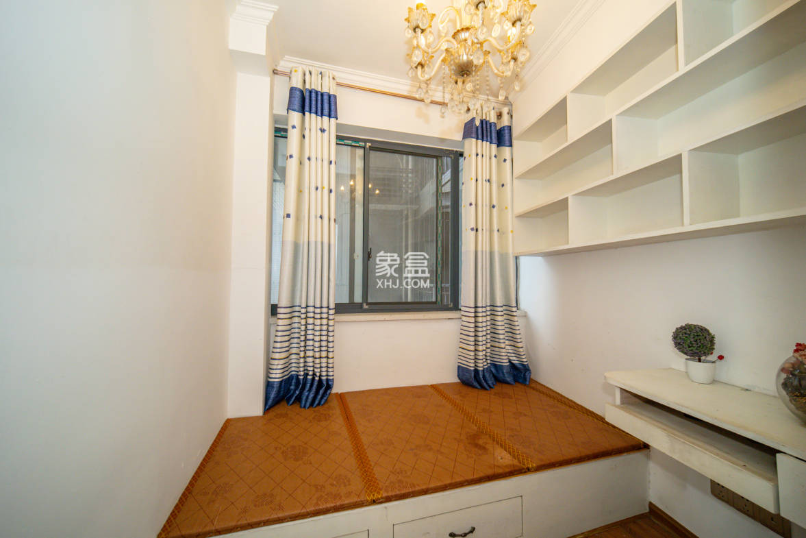 恒基凯旋门一二期  4室2厅2卫    100.0万 恒基凯旋门一二期  4室2厅2卫    100.0万卧室