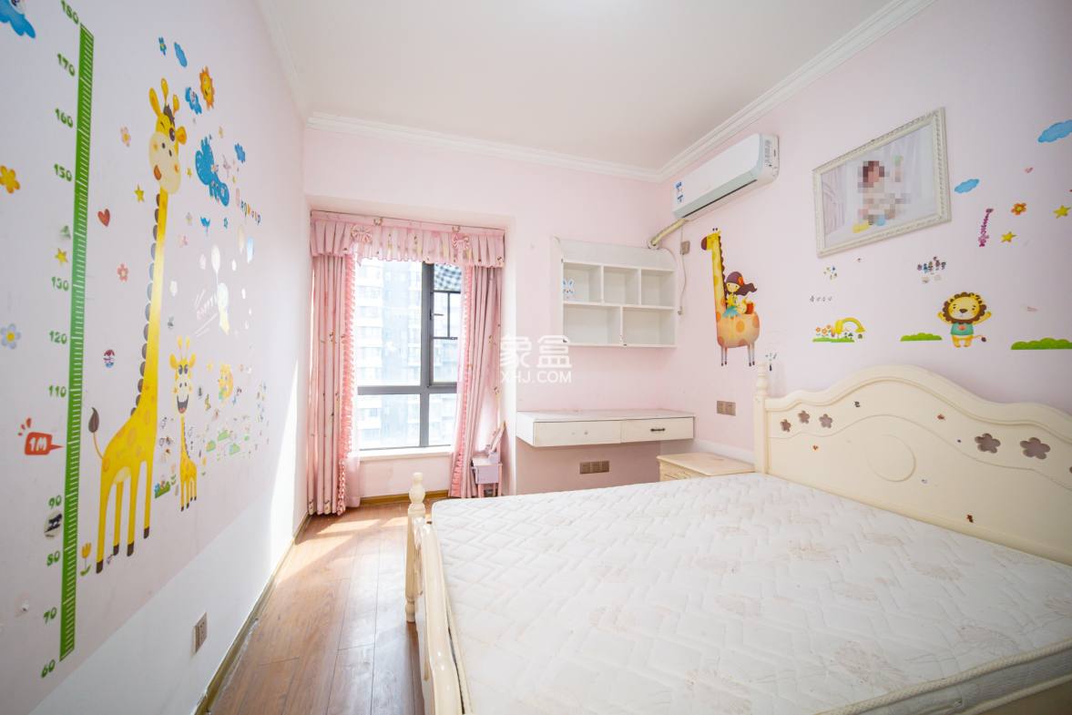 恒基凯旋门一二期  4室2厅2卫    100.0万 恒基凯旋门一二期  4室2厅2卫    100.0万卧室