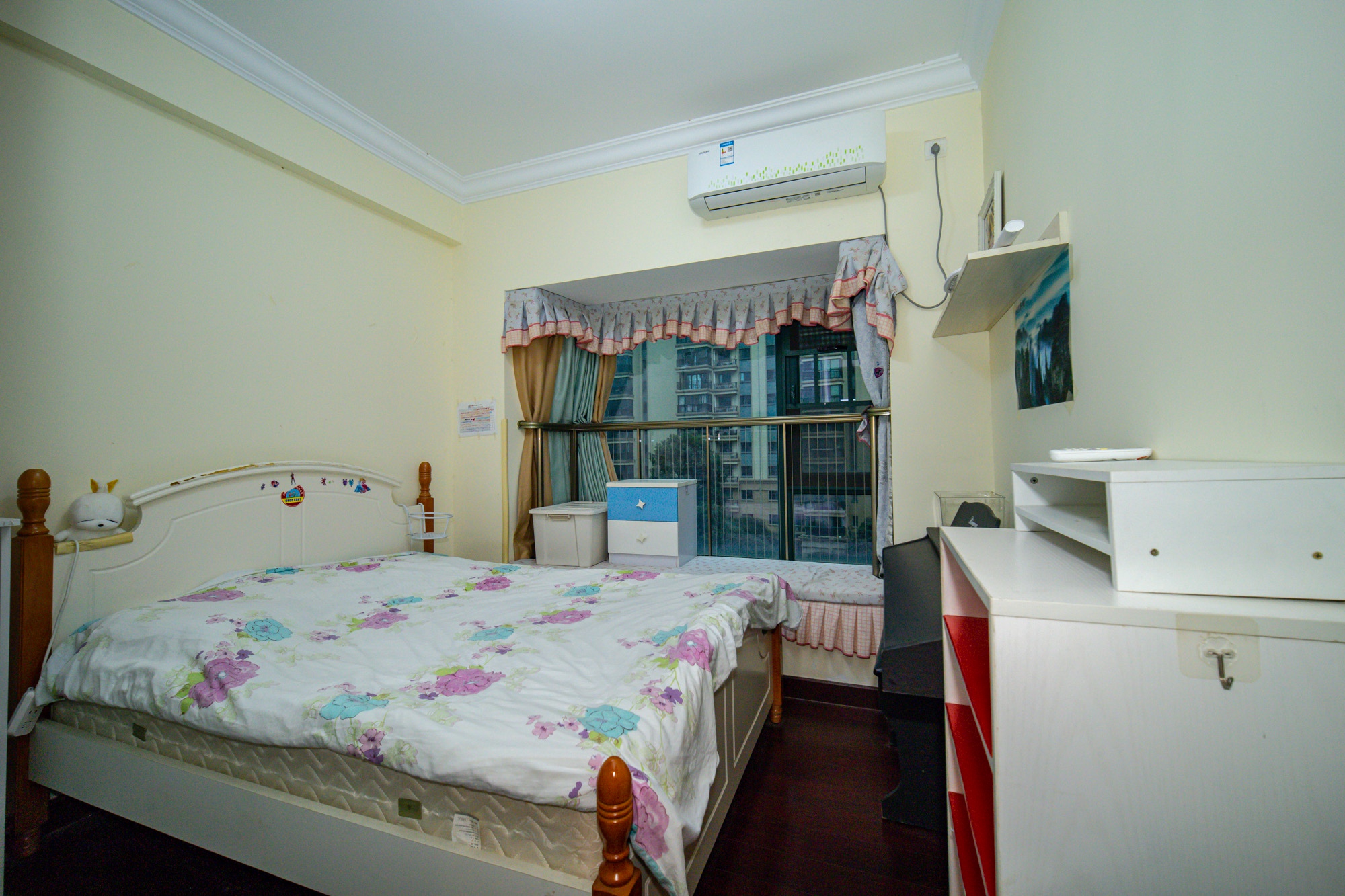 恒大翡翠华庭 3室2厅1卫 79.8万 恒大翡翠华庭 3室2厅1卫 79.8万卧室