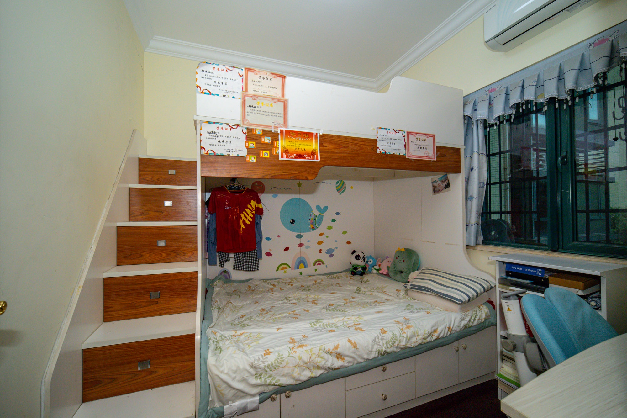 恒大翡翠华庭 3室2厅1卫 79.8万 恒大翡翠华庭 3室2厅1卫 79.8万卧室