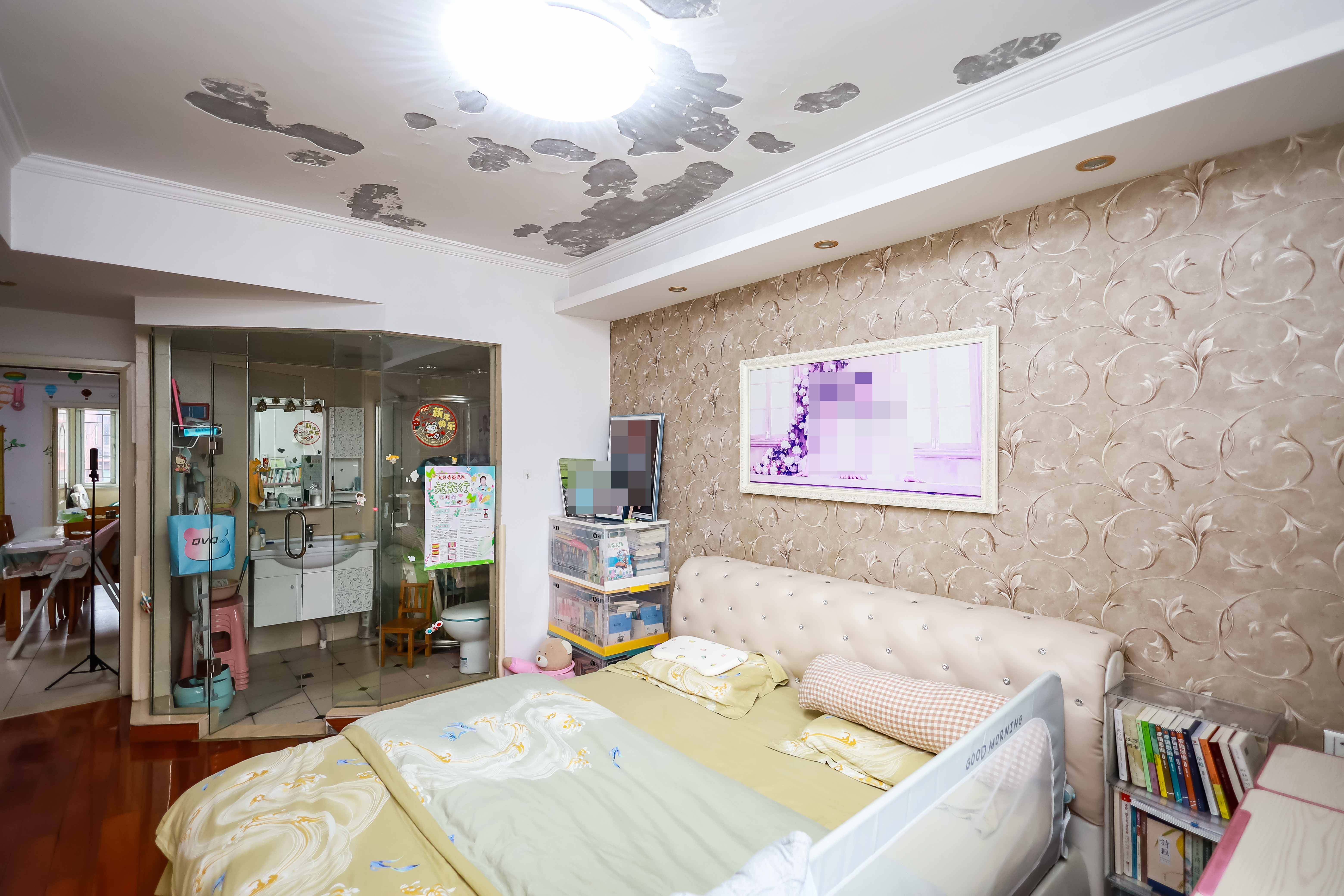 联美品格  3室2厅2卫   93.00万卧室