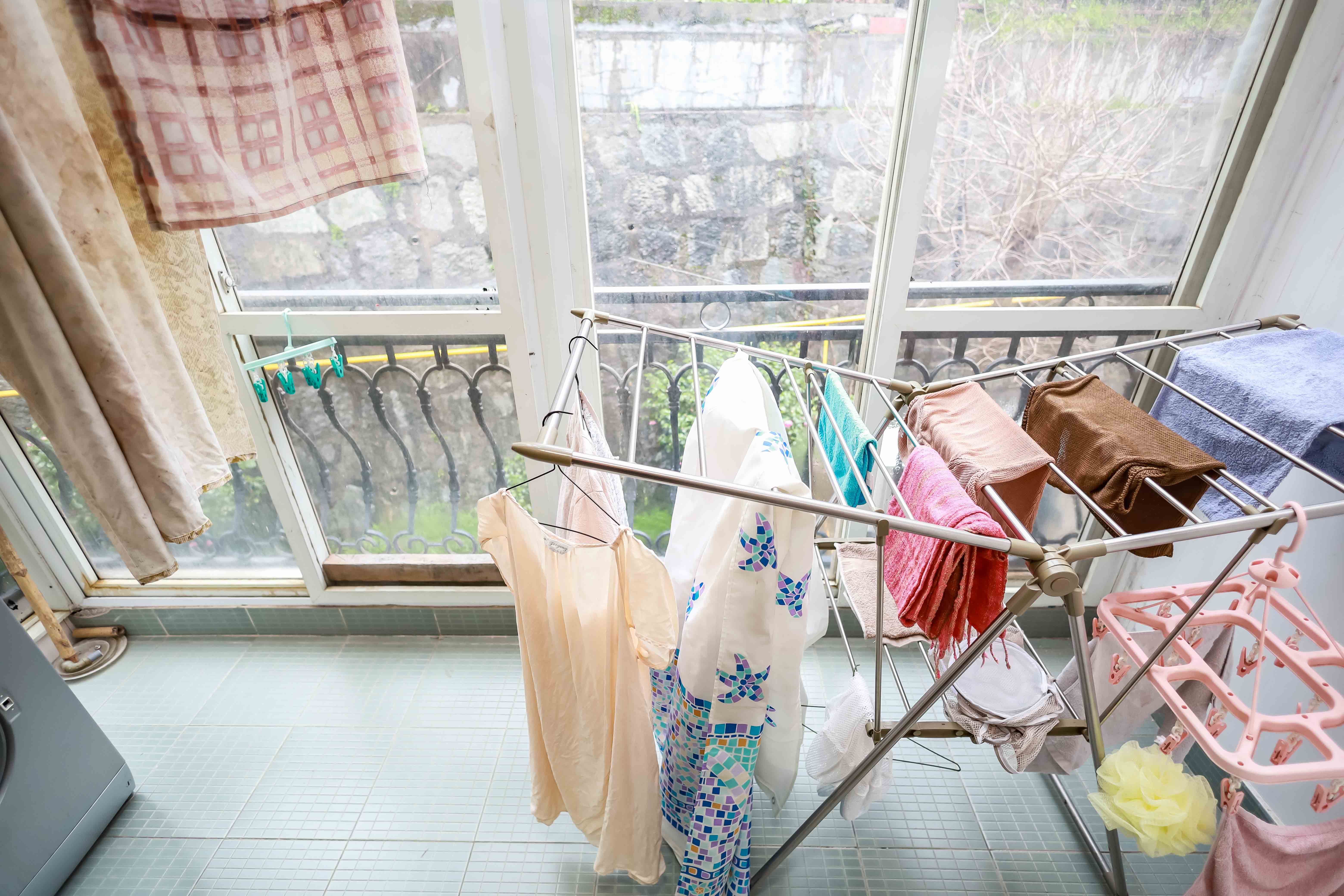 静园山庄  8室2厅4卫   248.00万阳台
