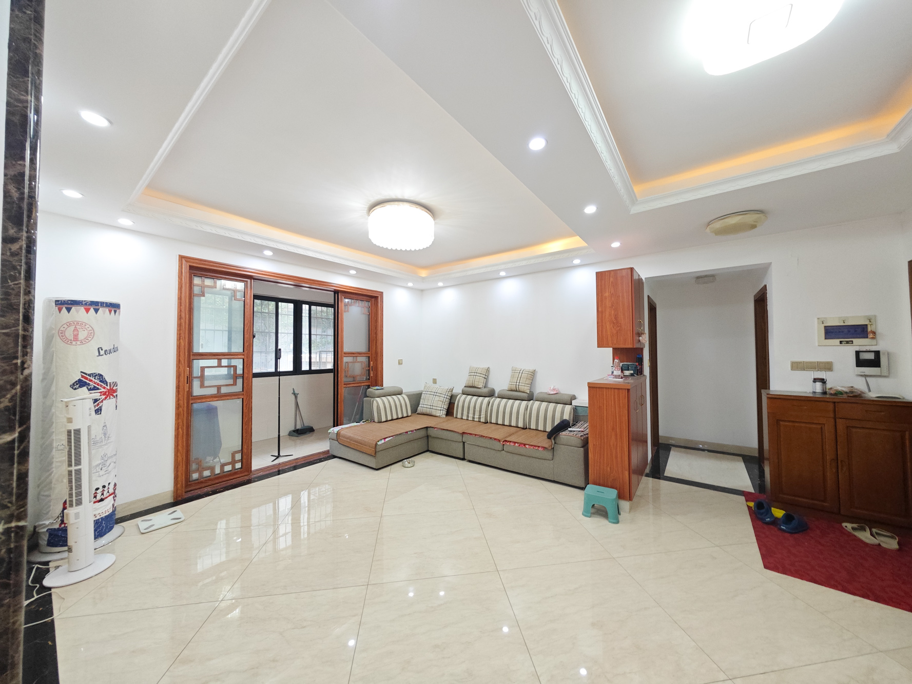 南颐园 2室2厅1卫 48.8万 南颐园 2室2厅1卫 48.8万客厅