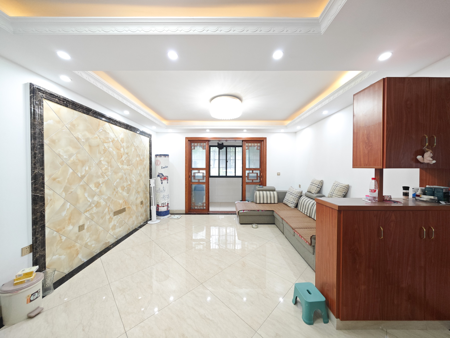 南颐园 2室2厅1卫 48.8万 南颐园 2室2厅1卫 48.8万客厅