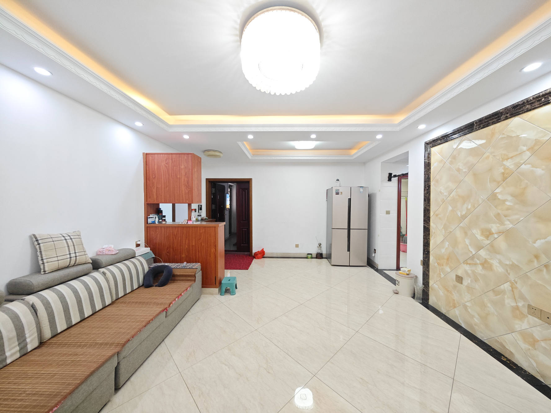 南颐园 2室2厅1卫 48.8万 南颐园 2室2厅1卫 48.8万客厅