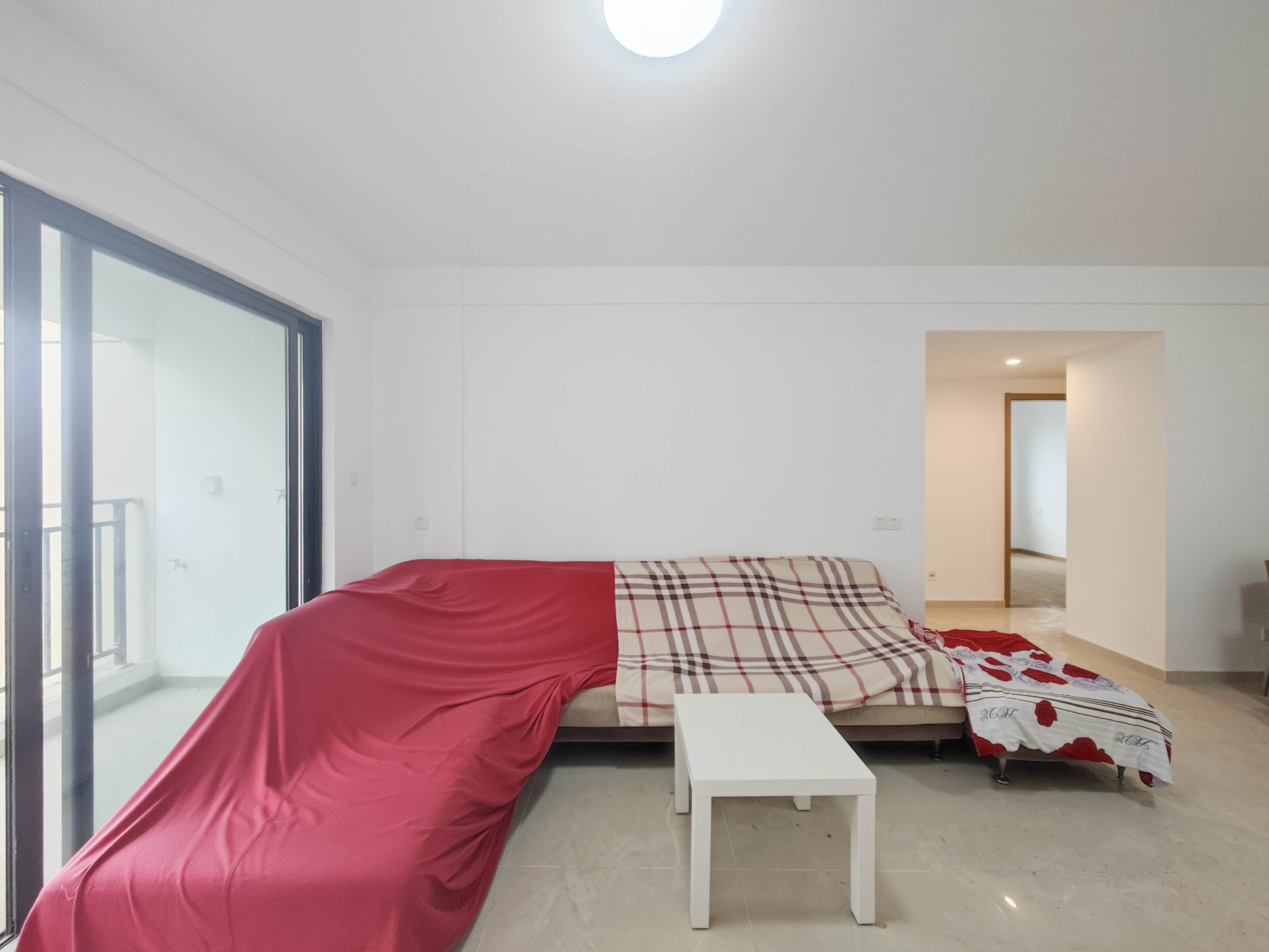 合能枫丹丽舍(柏悦名苑) 3室2厅2卫 115.0万 合能枫丹丽舍(柏悦名苑) 3室2厅2卫 115.0万客厅