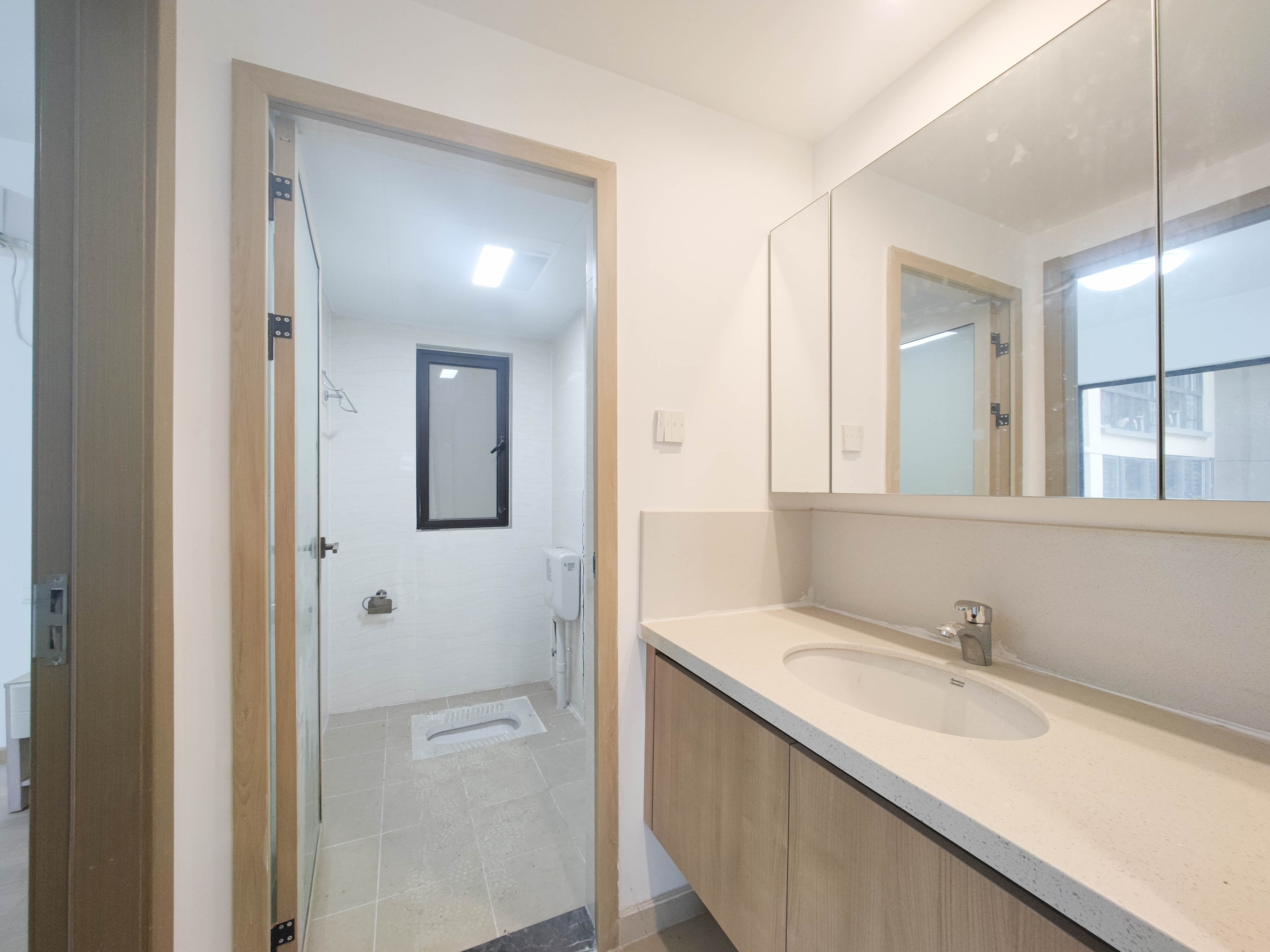 合能枫丹丽舍(柏悦名苑) 3室2厅2卫 115.0万 合能枫丹丽舍(柏悦名苑) 3室2厅2卫 115.0万卫生间