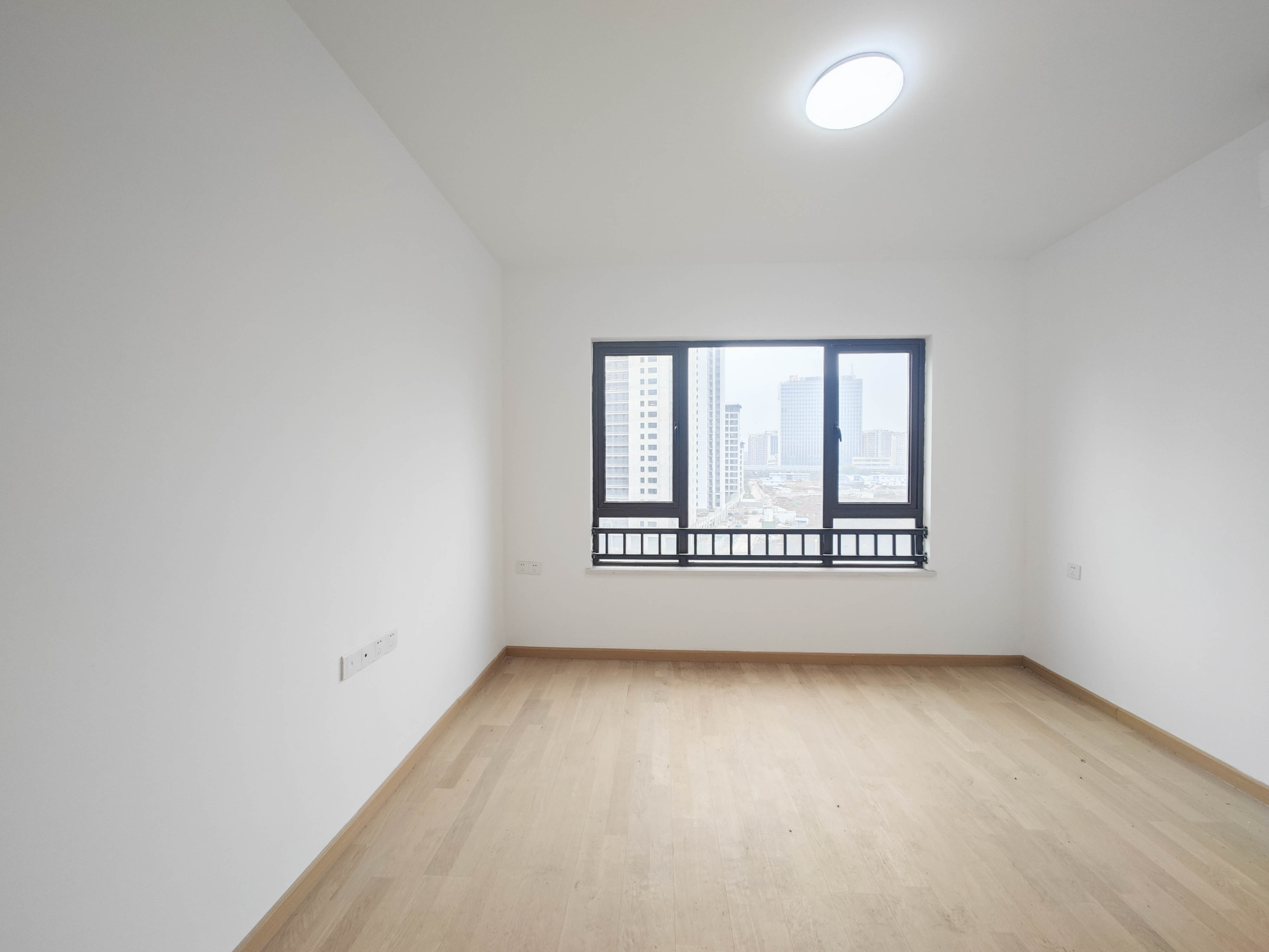 合能枫丹丽舍(柏悦名苑) 3室2厅2卫 115.0万 合能枫丹丽舍(柏悦名苑) 3室2厅2卫 115.0万卧室