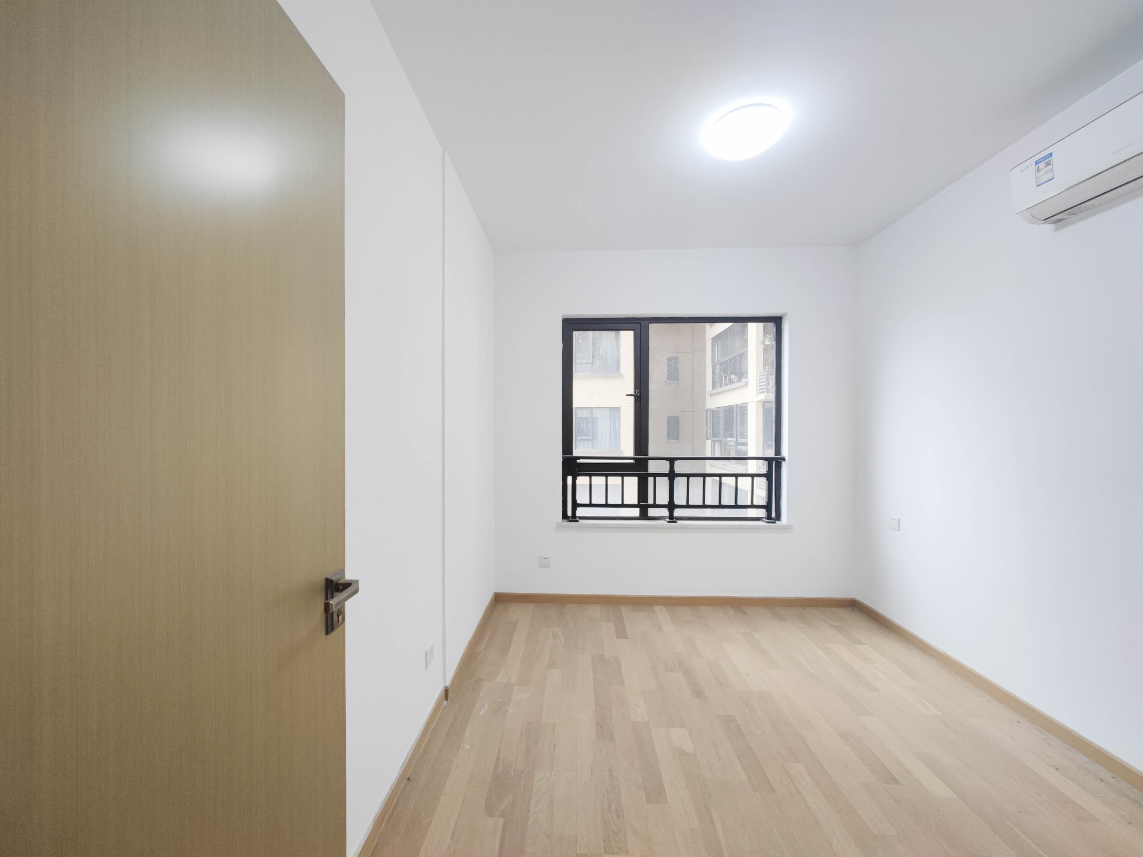 合能枫丹丽舍(柏悦名苑) 3室2厅2卫 115.0万 合能枫丹丽舍(柏悦名苑) 3室2厅2卫 115.0万卧室