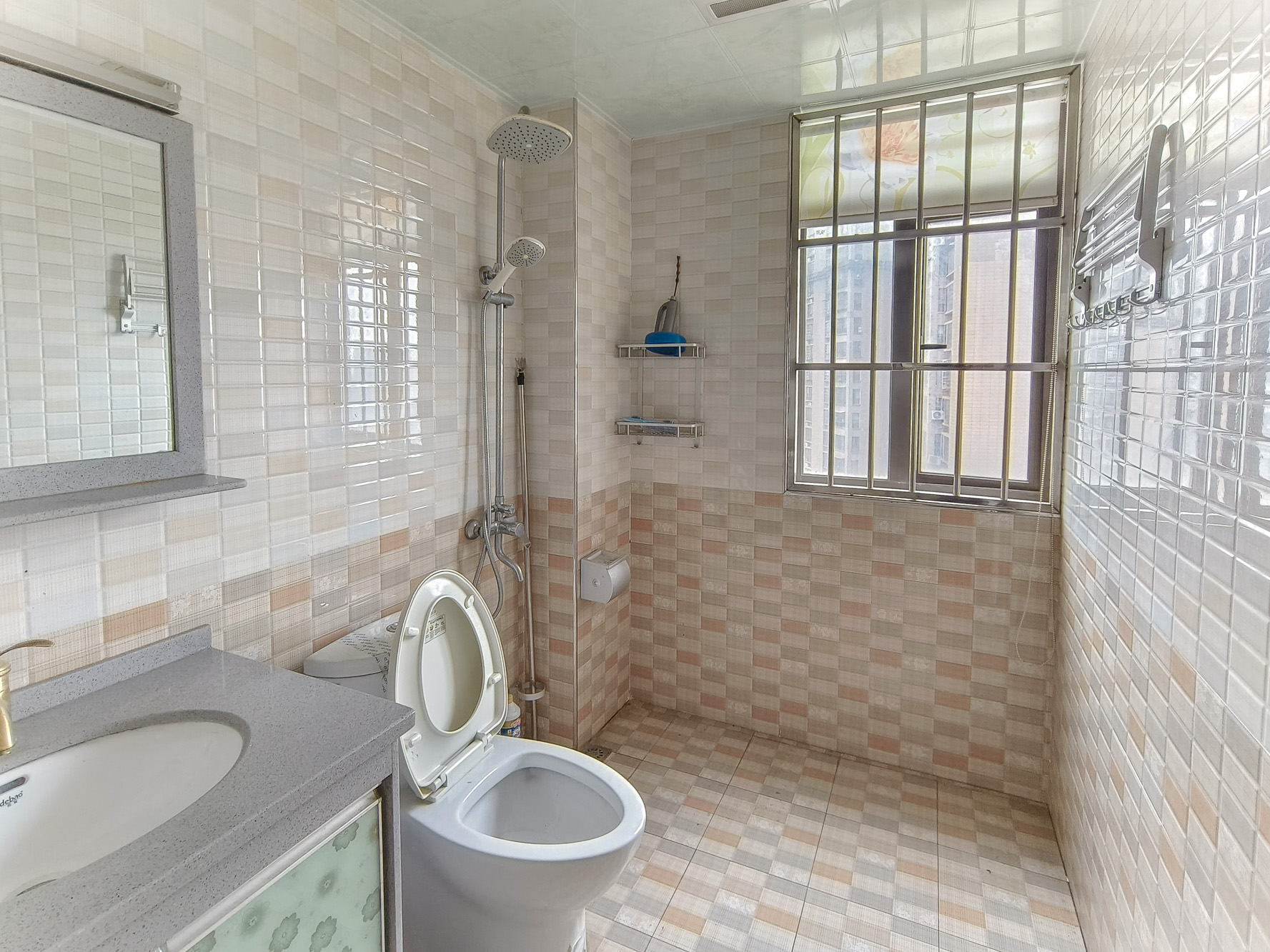 好望谷  3室2厅2卫    62.8万 好望谷  3室2厅2卫    62.8万卫生间