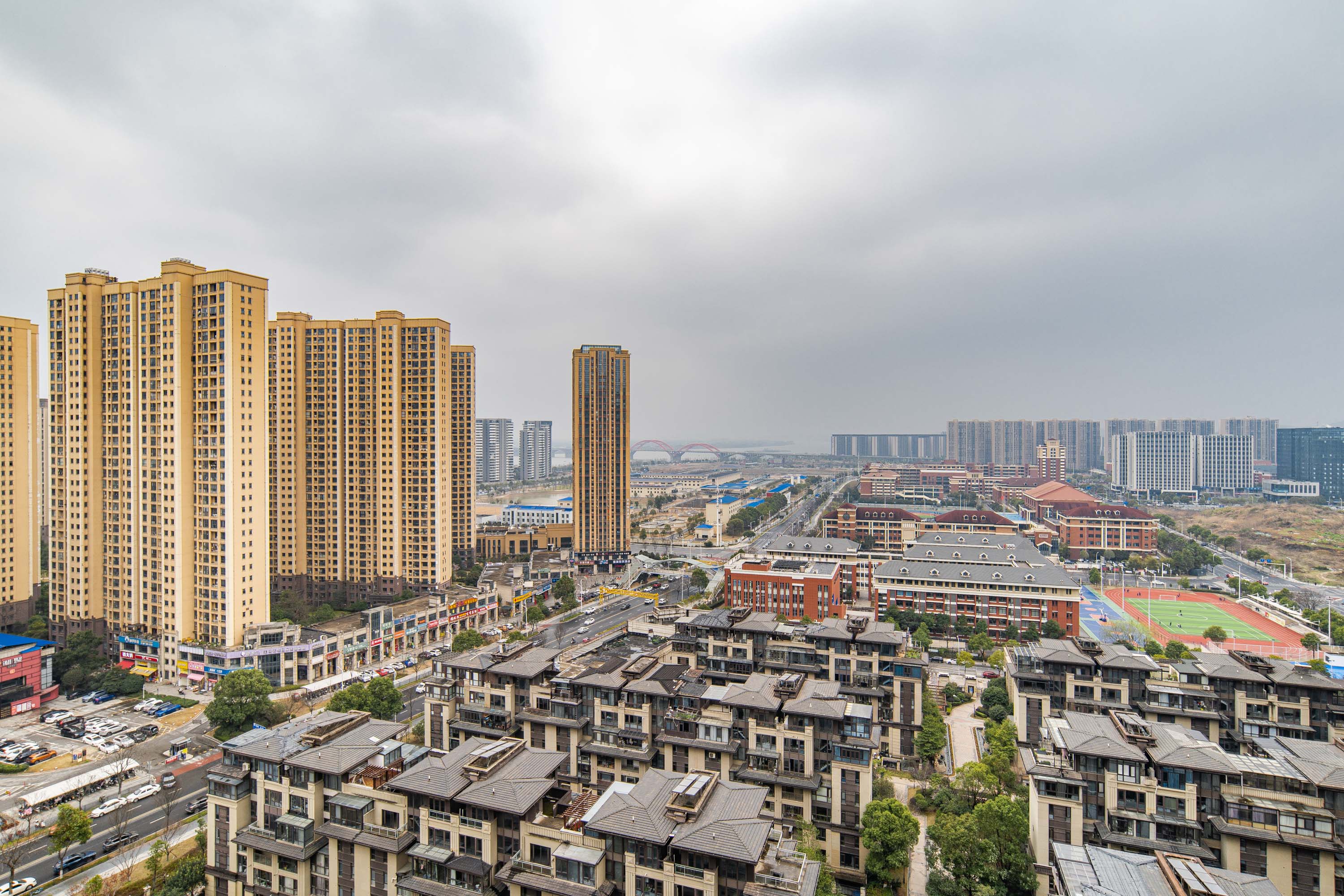 洋湖18克拉（旷远洋湖18克拉）  3室2厅2卫   135.00万其他