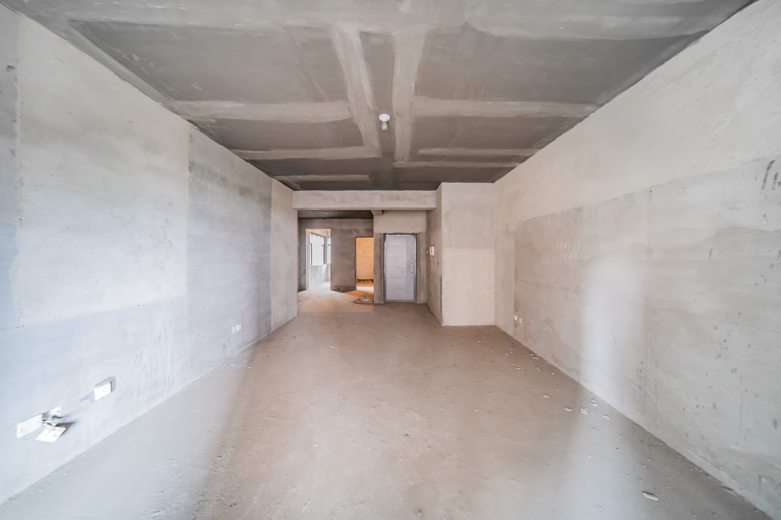 麓山翰林苑  4室2厅2卫    148.0万 麓山翰林苑  4室2厅2卫    148.0万客厅