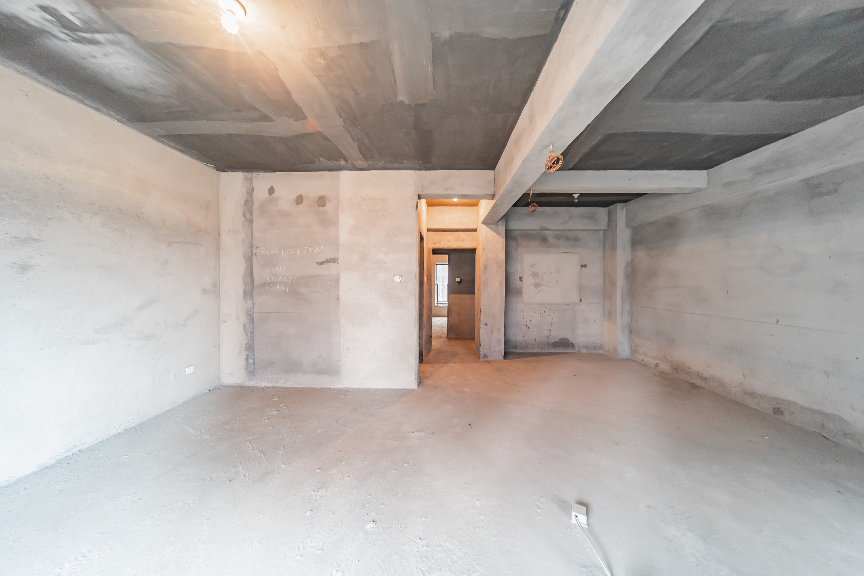 麓山翰林苑  4室2厅2卫    148.0万 麓山翰林苑  4室2厅2卫    148.0万卧室