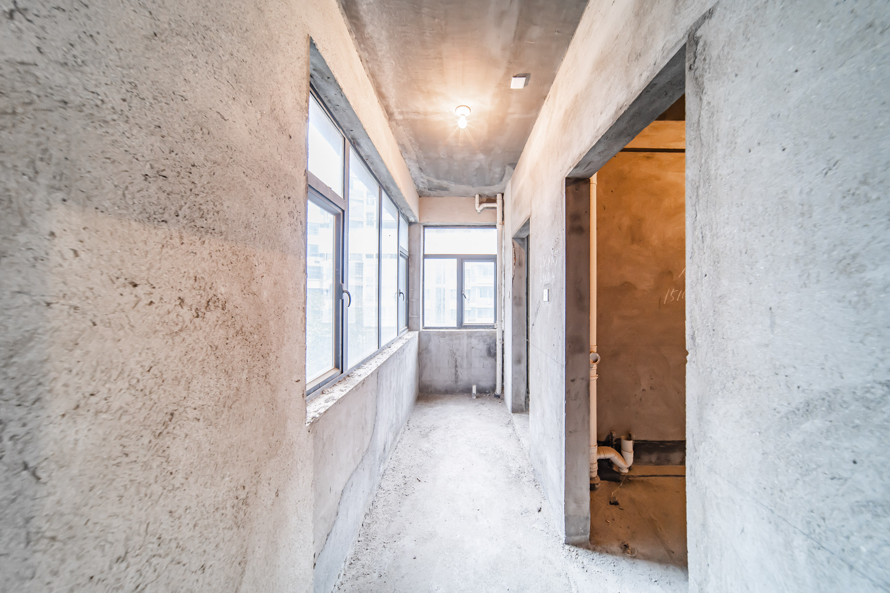 麓山翰林苑  4室2厅2卫    148.0万 麓山翰林苑  4室2厅2卫    148.0万阳台