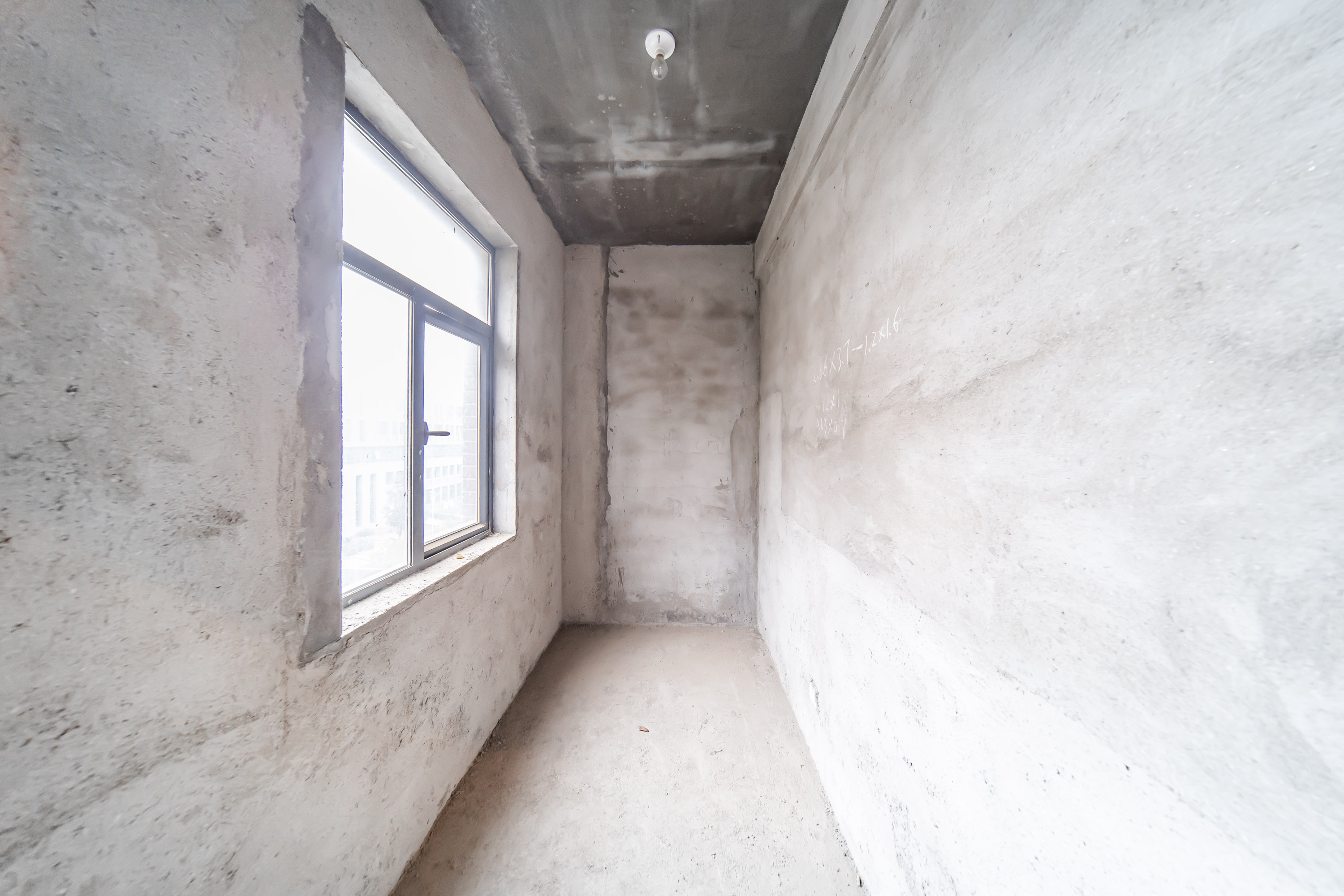 麓山翰林苑  4室2厅2卫    148.0万 麓山翰林苑  4室2厅2卫    148.0万阳台