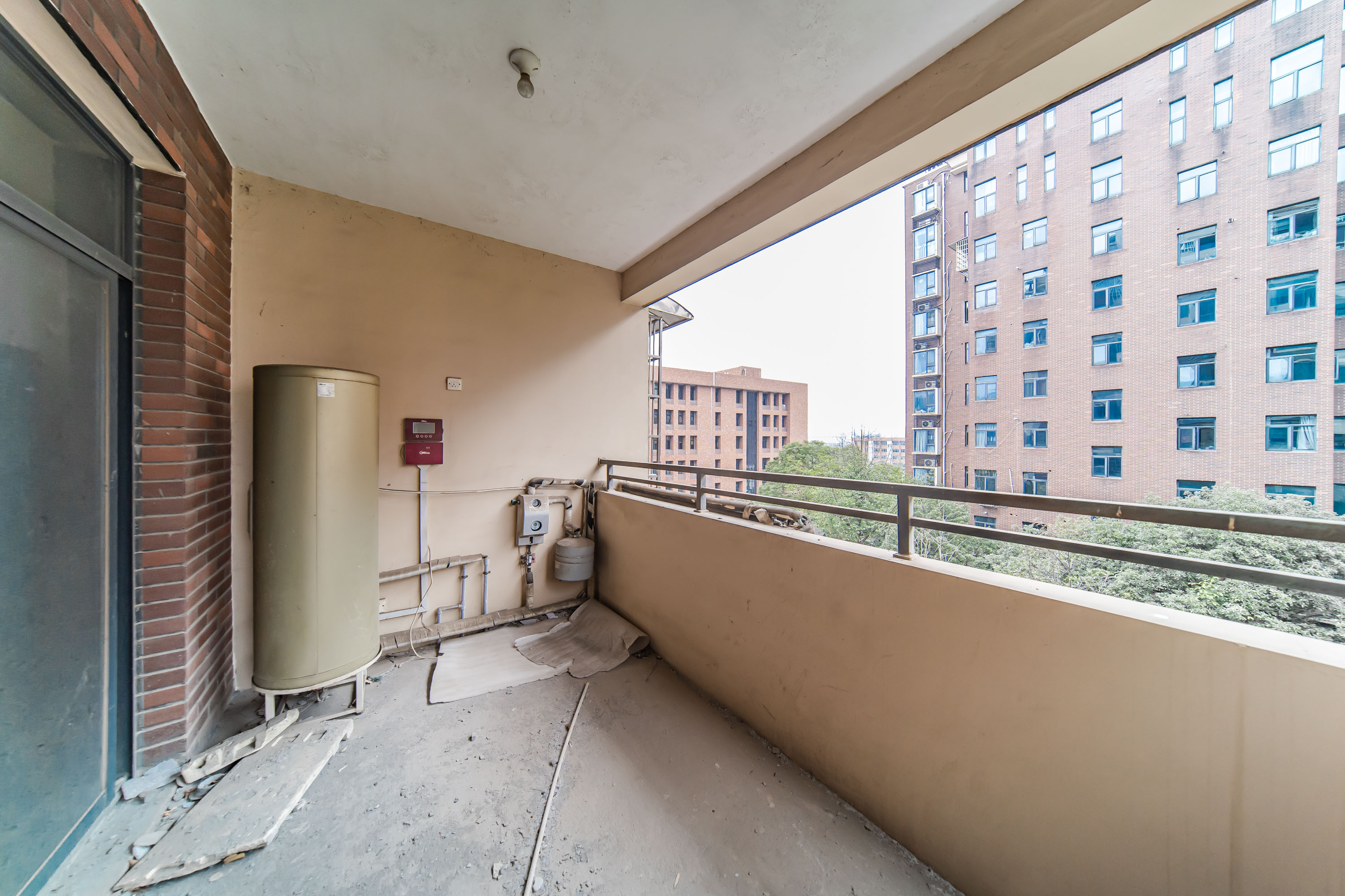 麓山翰林苑  4室2厅2卫    148.0万 麓山翰林苑  4室2厅2卫    148.0万阳台