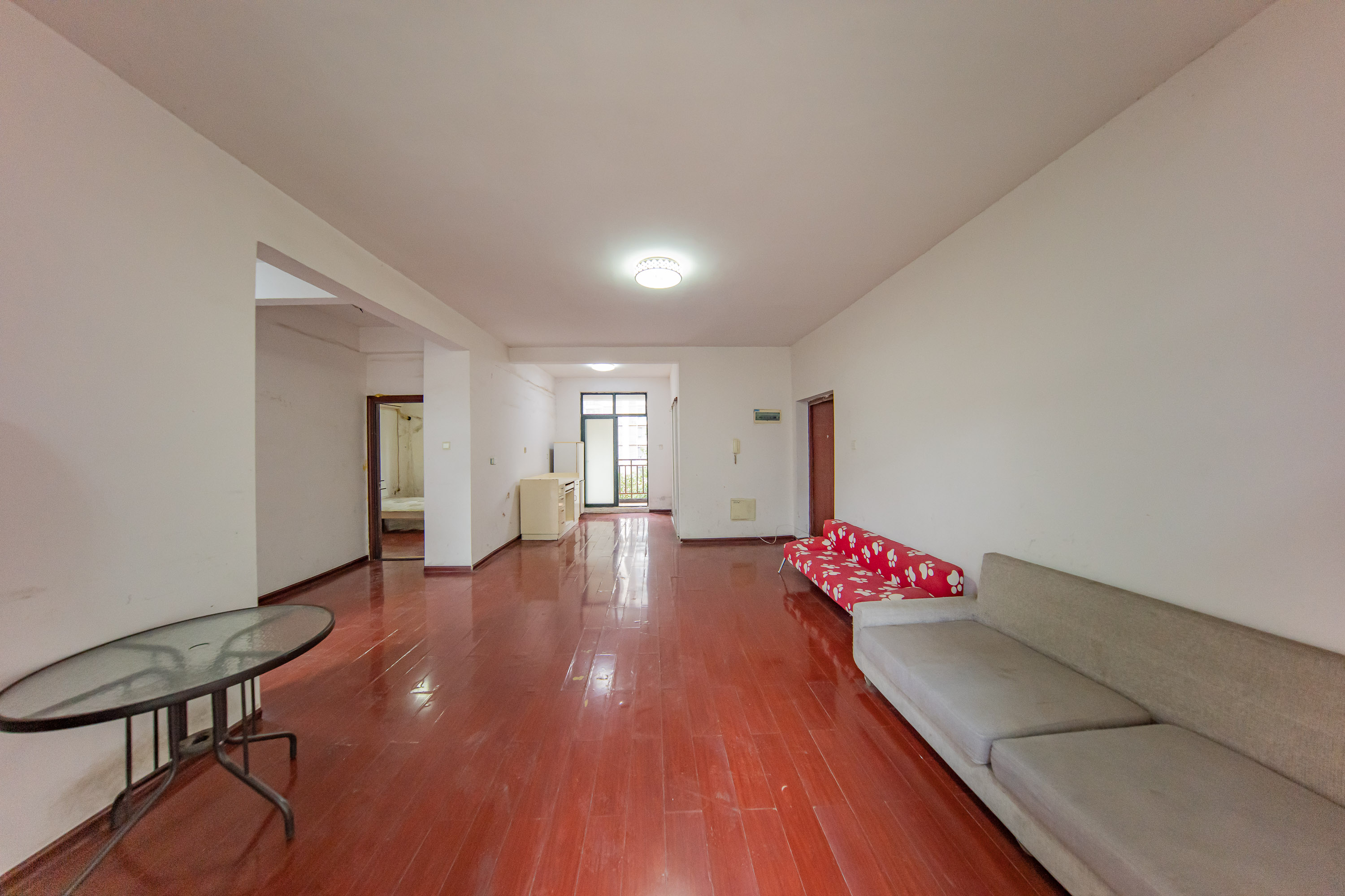 枫华府第 4室2厅2卫 62.0万 枫华府第 4室2厅2卫 62.0万客厅