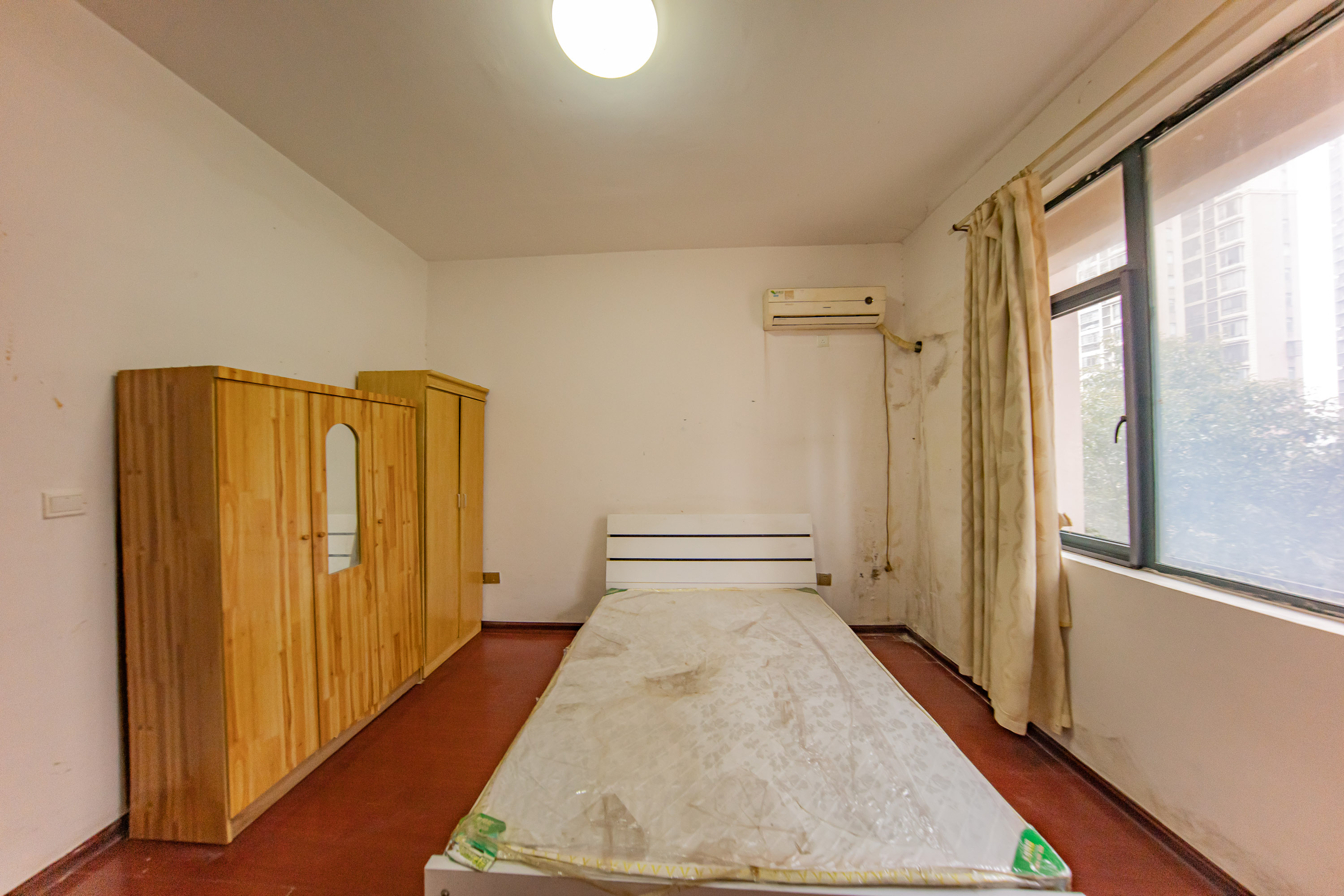 枫华府第 4室2厅2卫 62.0万 枫华府第 4室2厅2卫 62.0万卧室