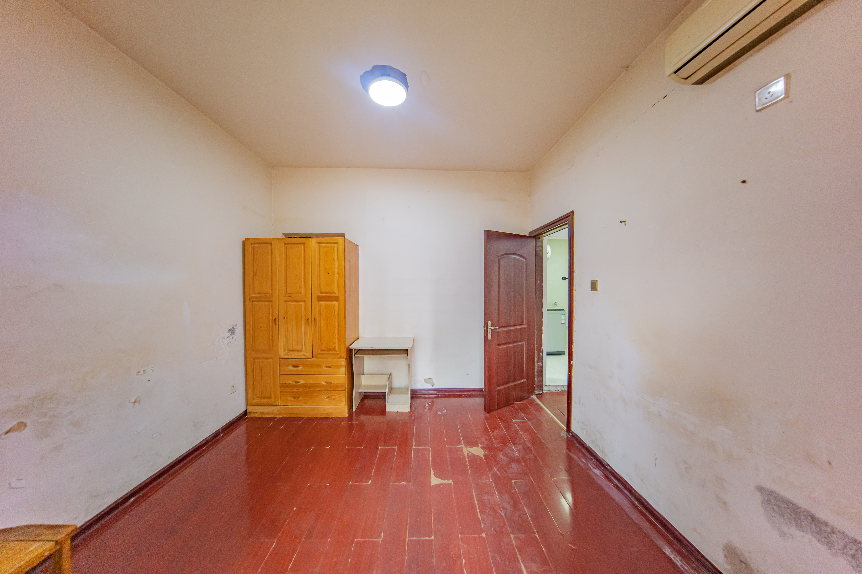 枫华府第 4室2厅2卫 62.0万 枫华府第 4室2厅2卫 62.0万卧室