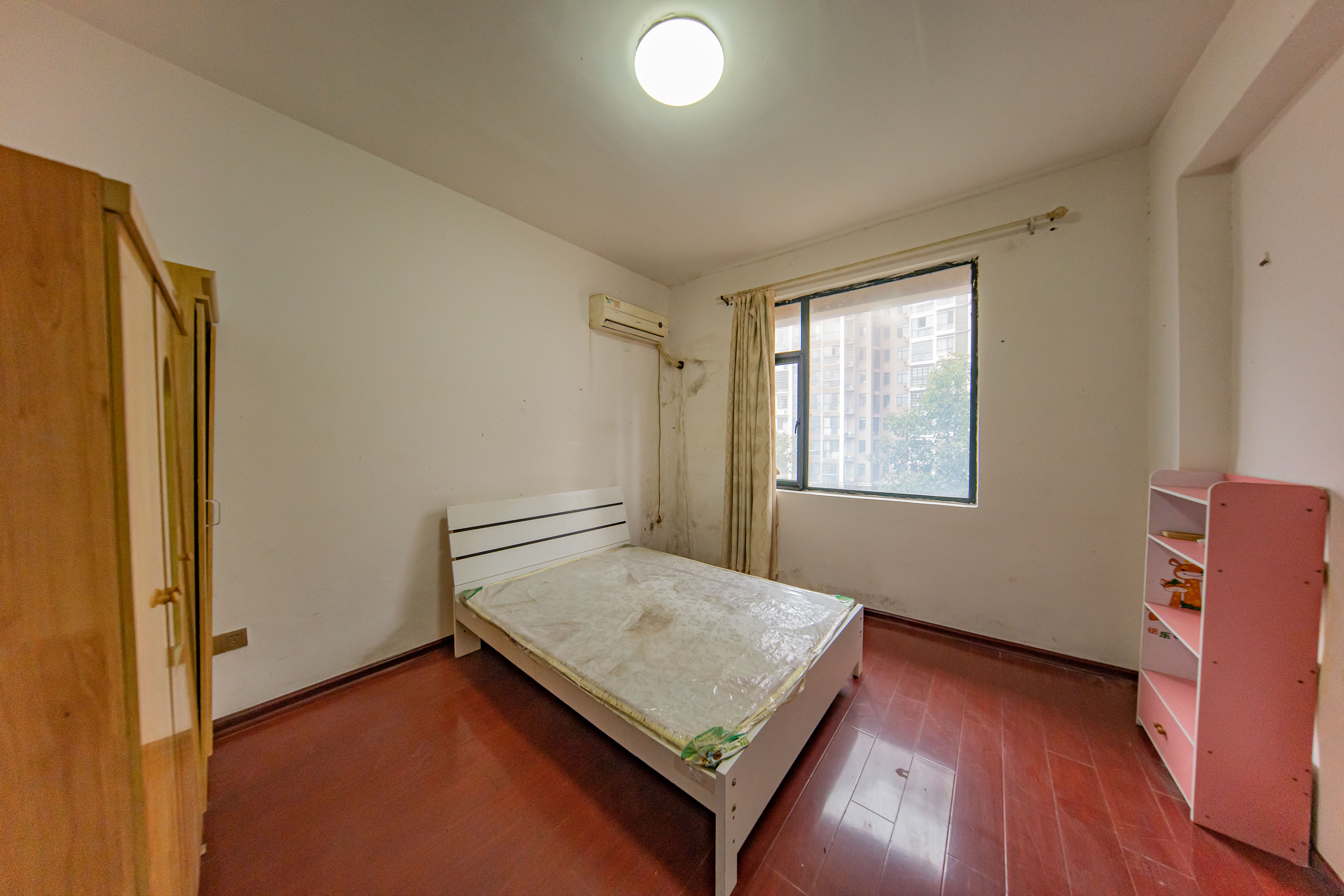 枫华府第 4室2厅2卫 62.0万 枫华府第 4室2厅2卫 62.0万卧室