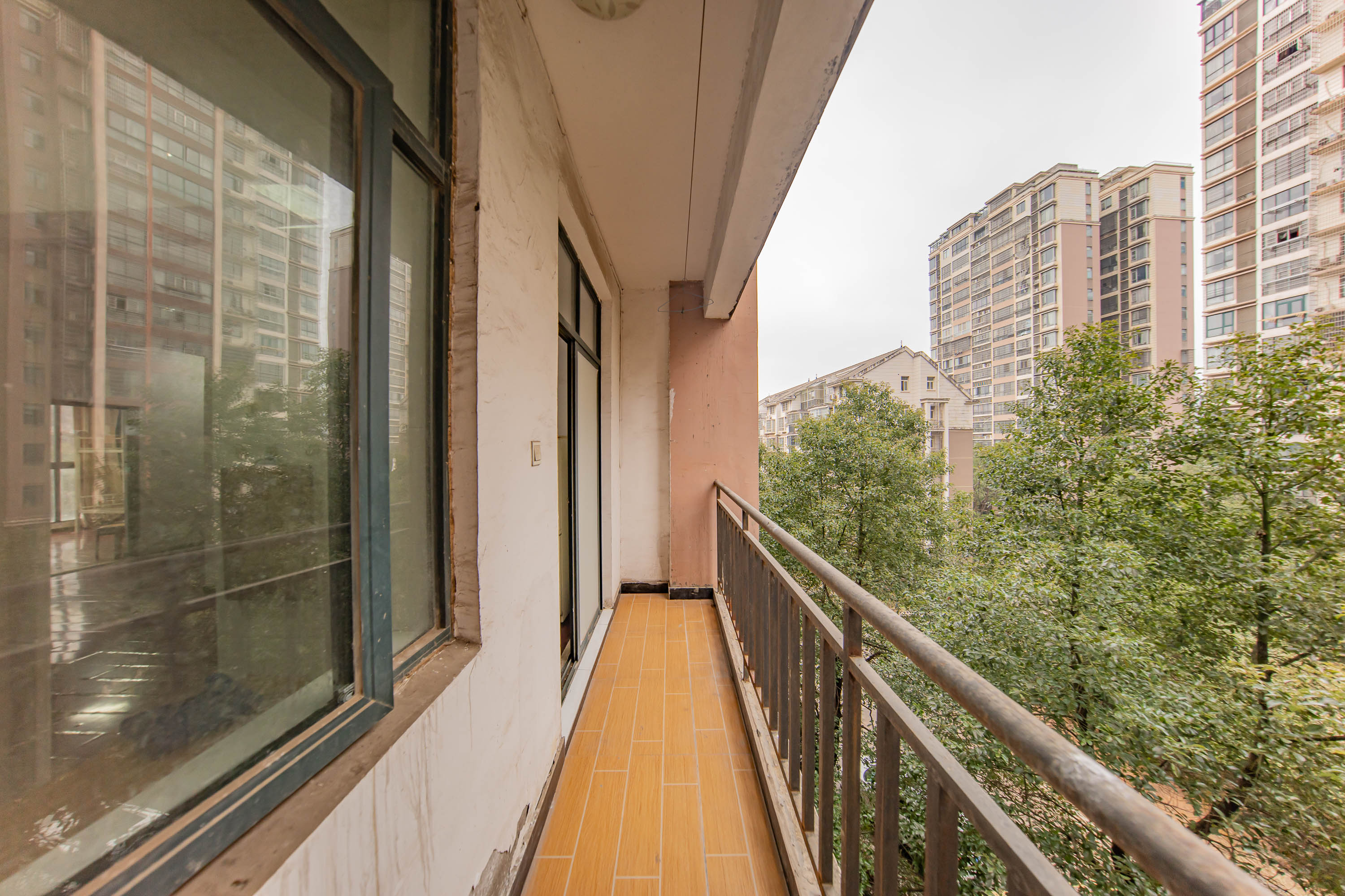 枫华府第 4室2厅2卫 62.0万 枫华府第 4室2厅2卫 62.0万阳台