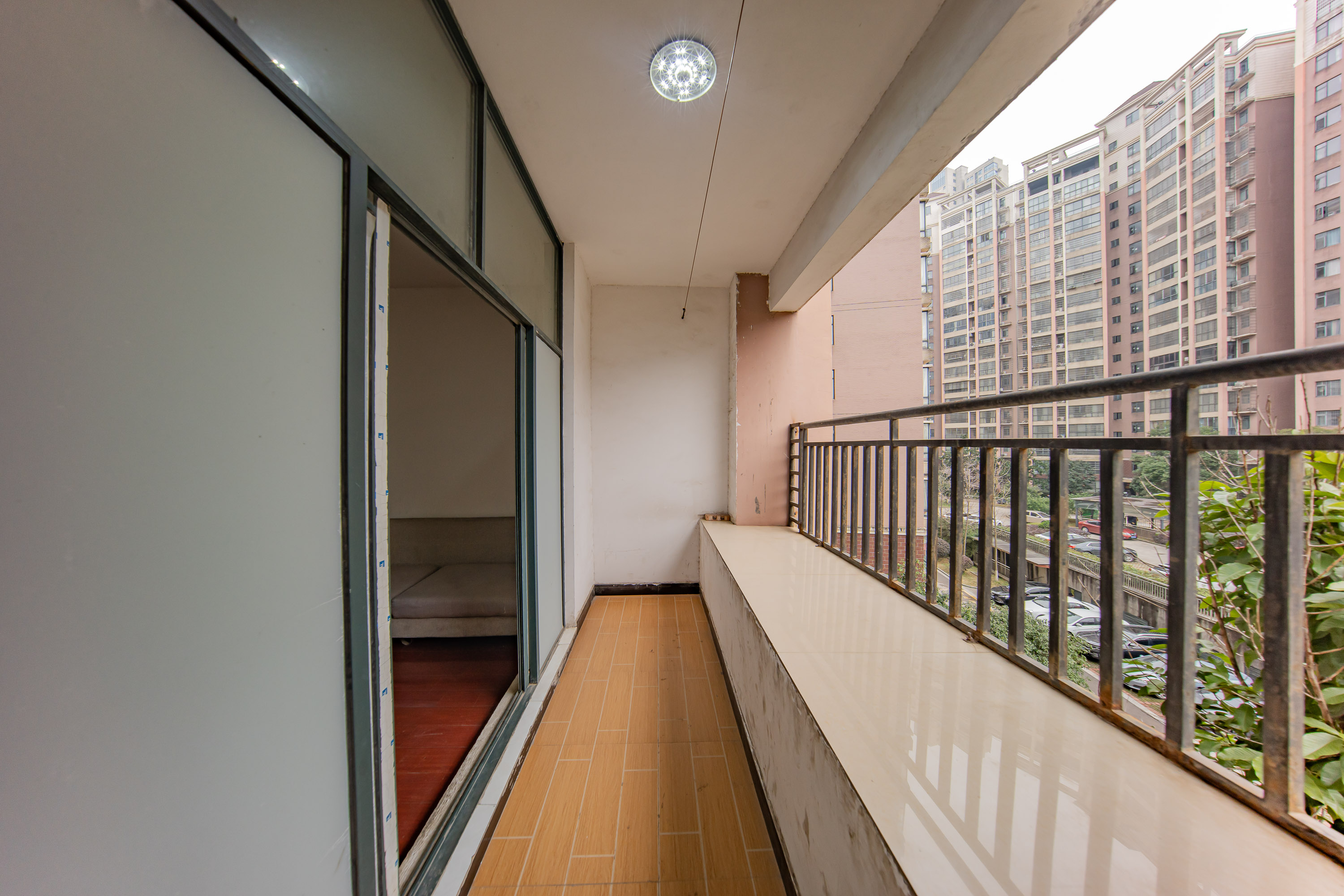 枫华府第 4室2厅2卫 62.0万 枫华府第 4室2厅2卫 62.0万阳台