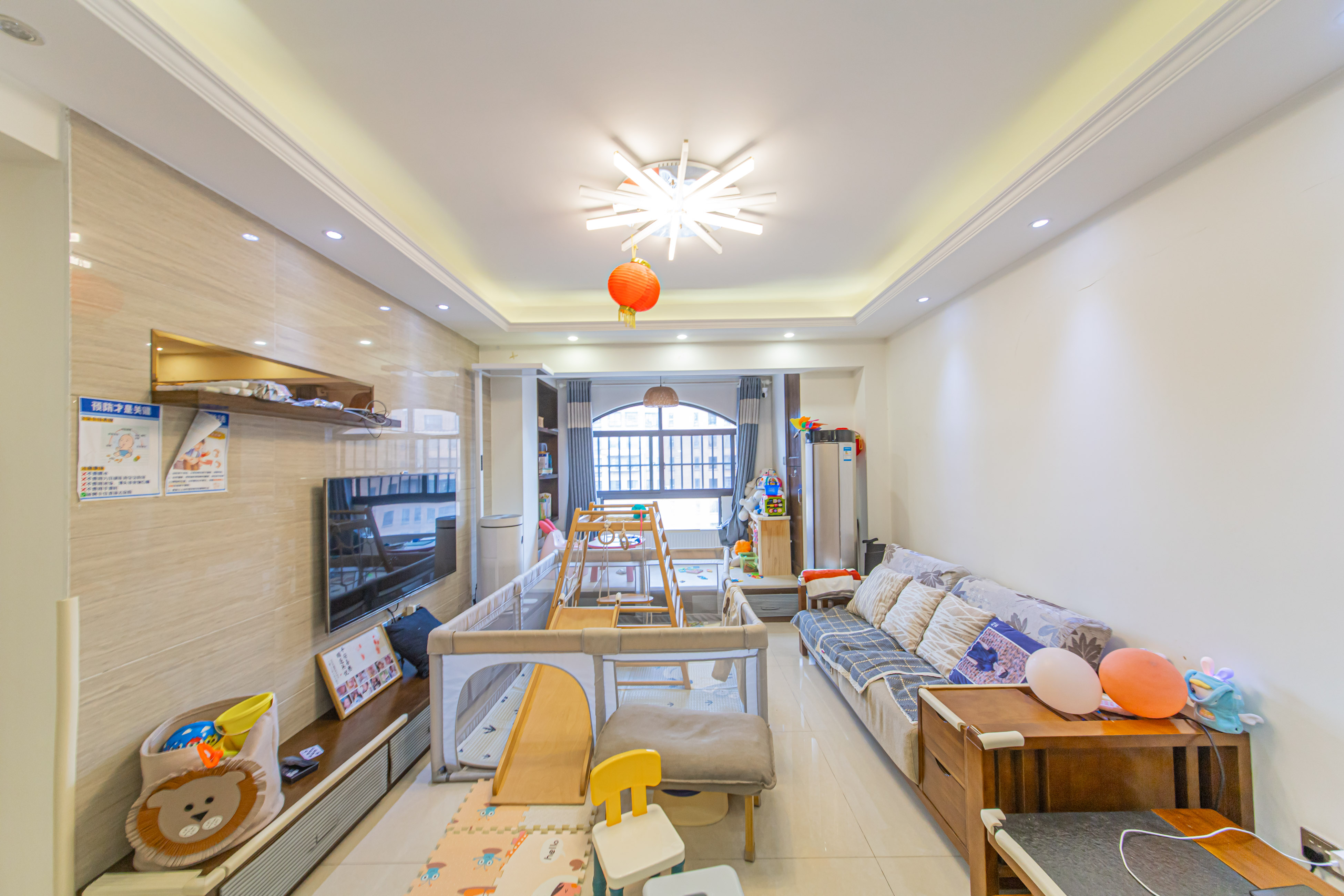 中信凯旋蓝岸（中信新城三期）  3室2厅1卫    68.0万客厅