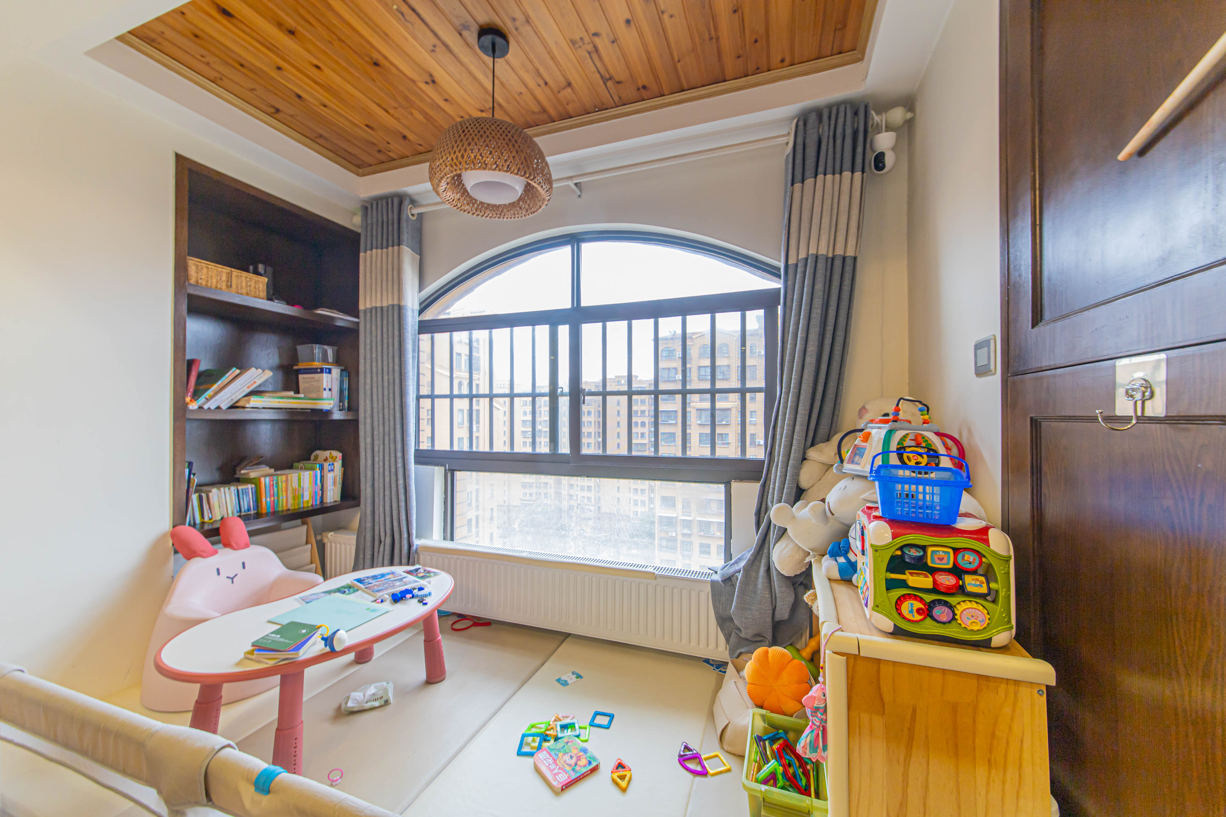 中信凯旋蓝岸（中信新城三期）  3室2厅1卫    68.0万阳台