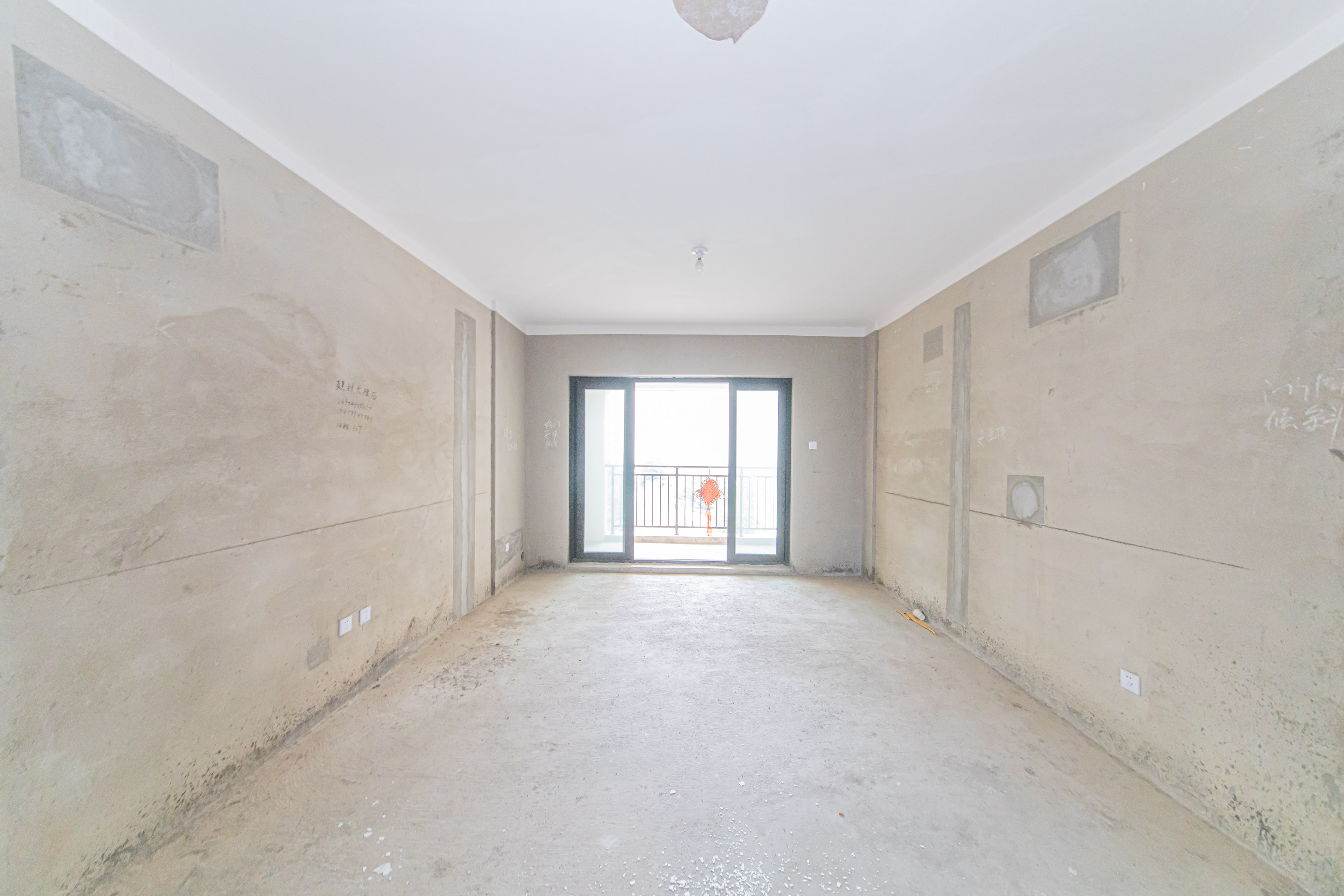 北辰中央公园DF区  4室2厅2卫    155.0万 北辰中央公园DF区  4室2厅2卫    155.0万客厅