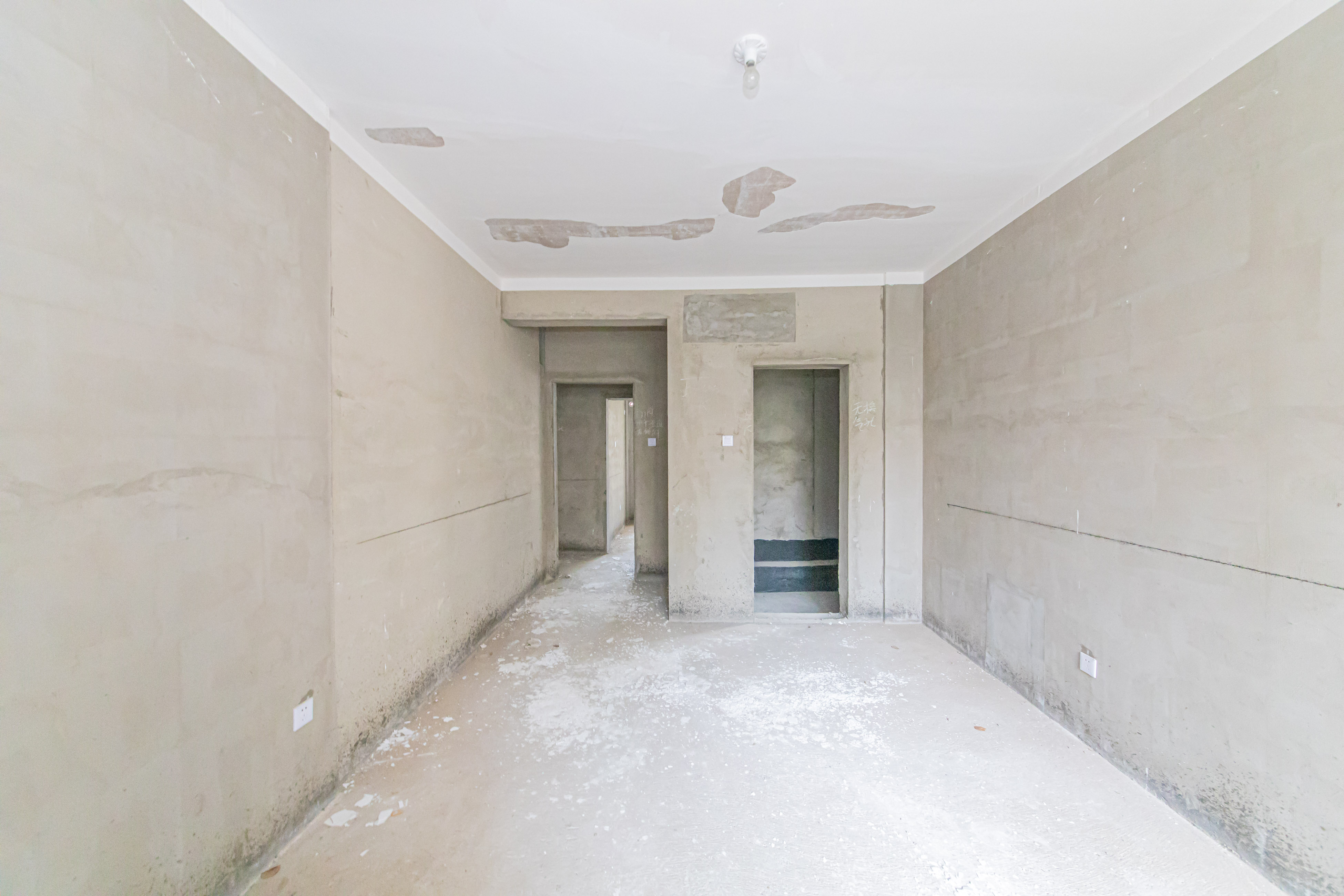 北辰中央公园DF区  4室2厅2卫    155.0万 北辰中央公园DF区  4室2厅2卫    155.0万卧室