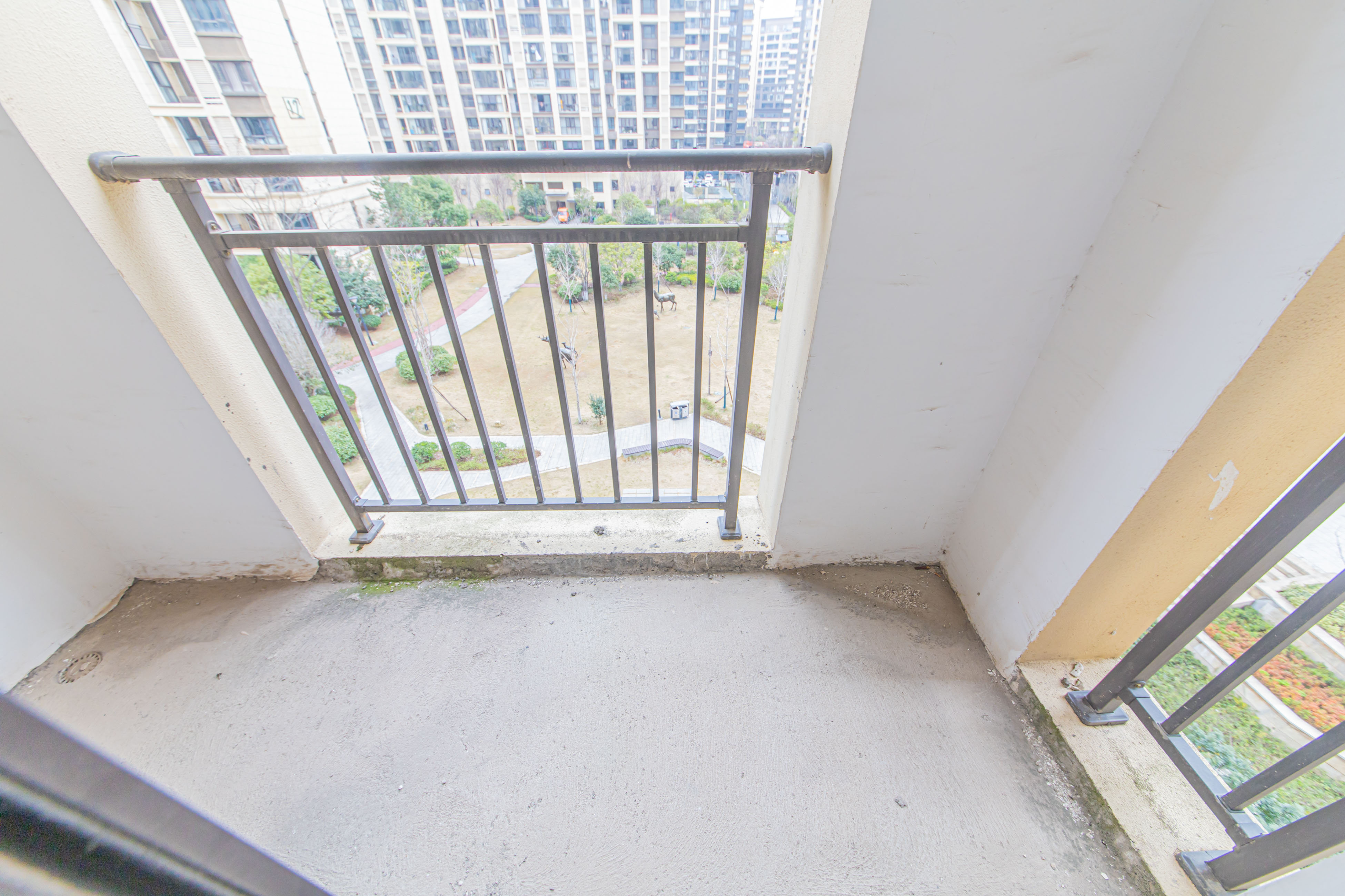 北辰中央公园DF区  4室2厅2卫    155.0万 北辰中央公园DF区  4室2厅2卫    155.0万阳台