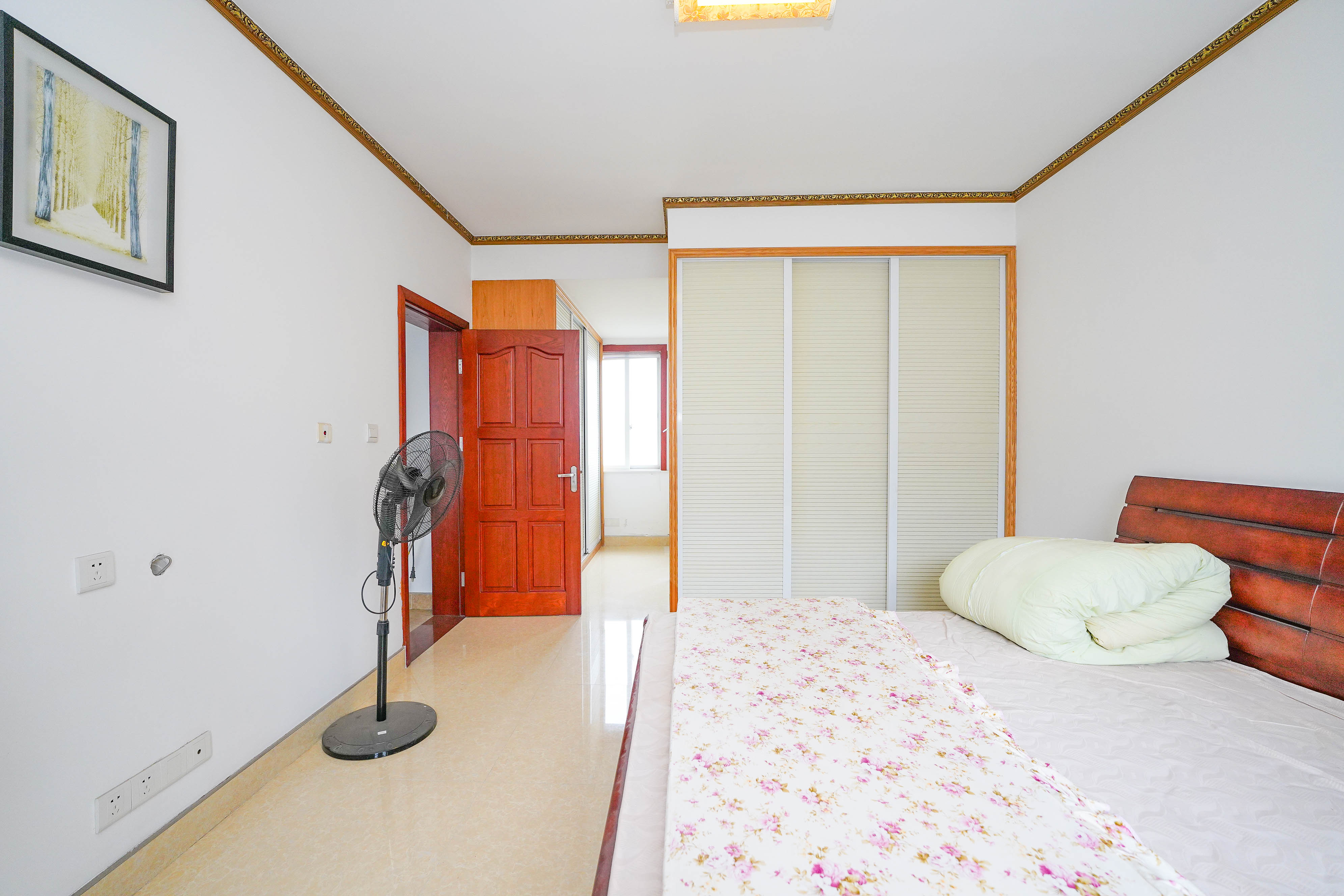 中悦领秀金都  3室2厅2卫   63.00万卧室